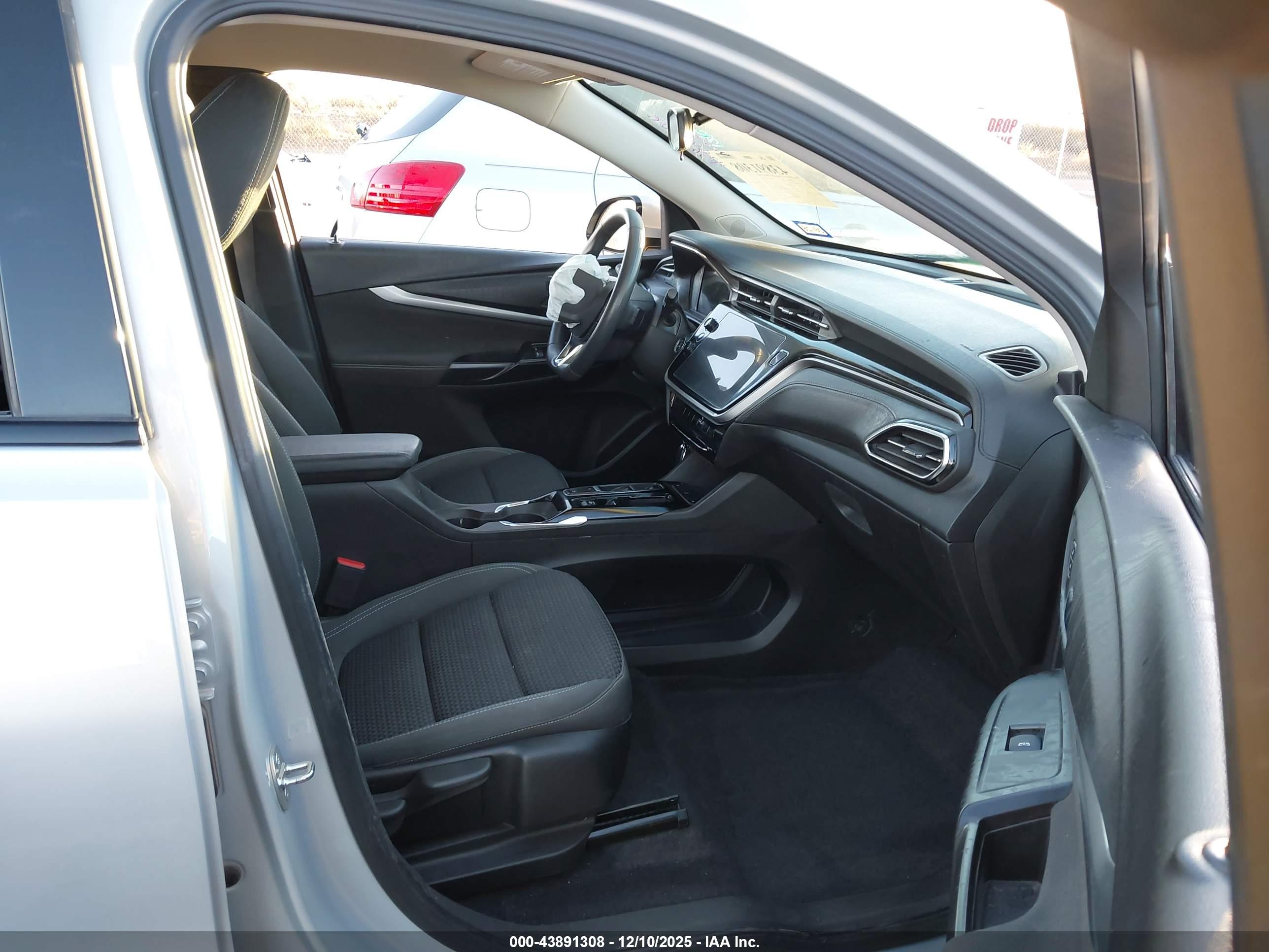 CHEVROLET BOLT image 5