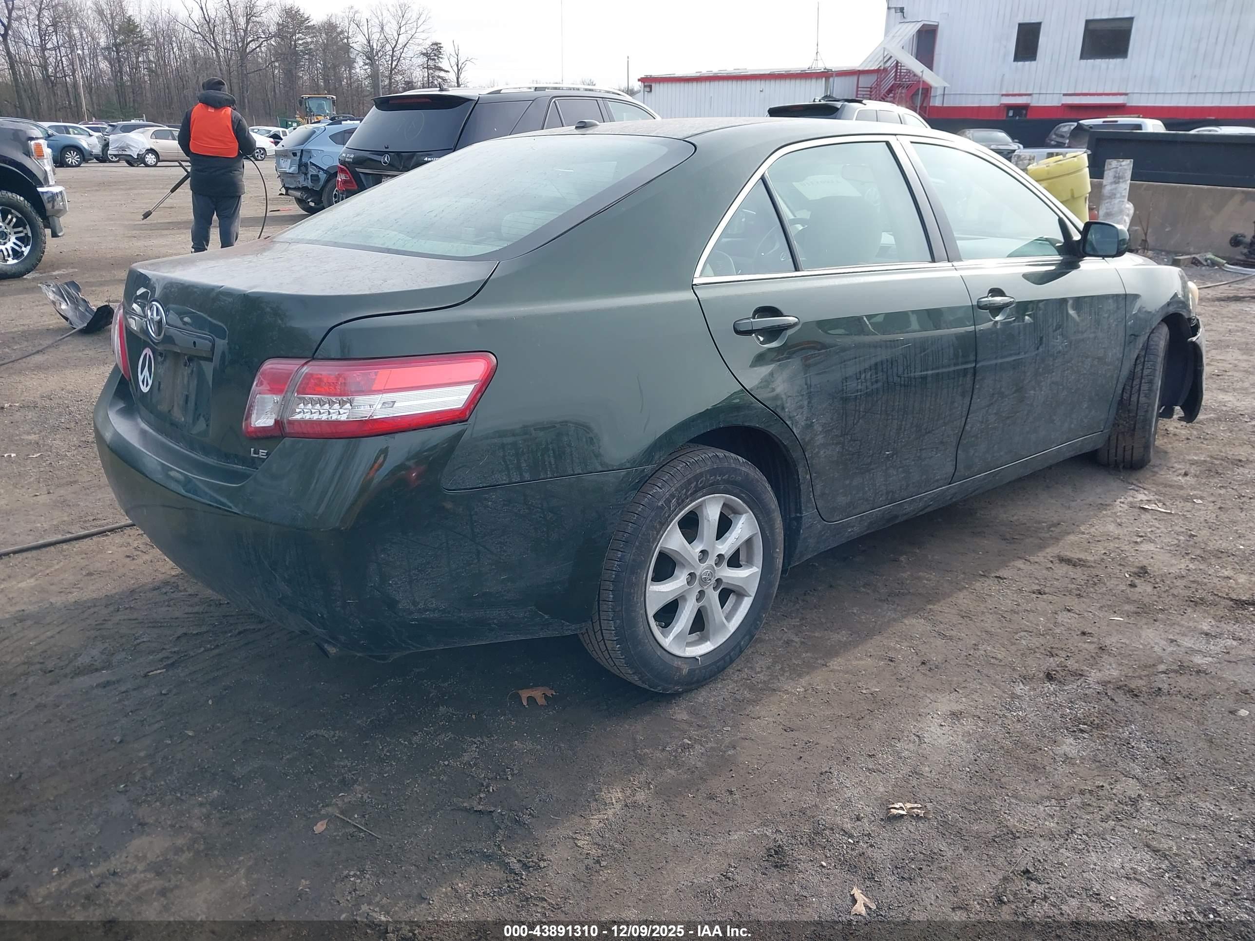 TOYOTA CAMRY image 4