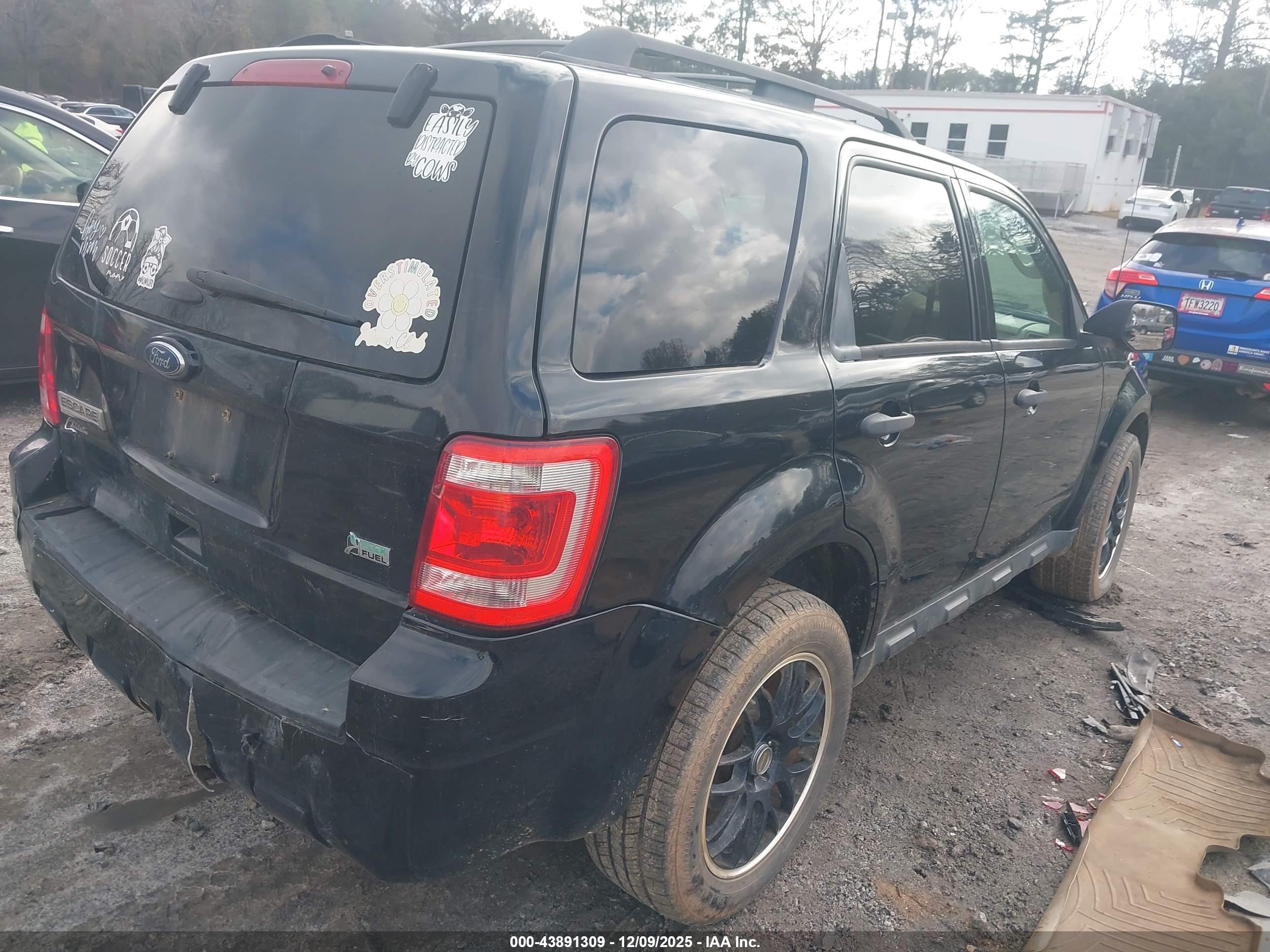 FORD ESCAPE image 4