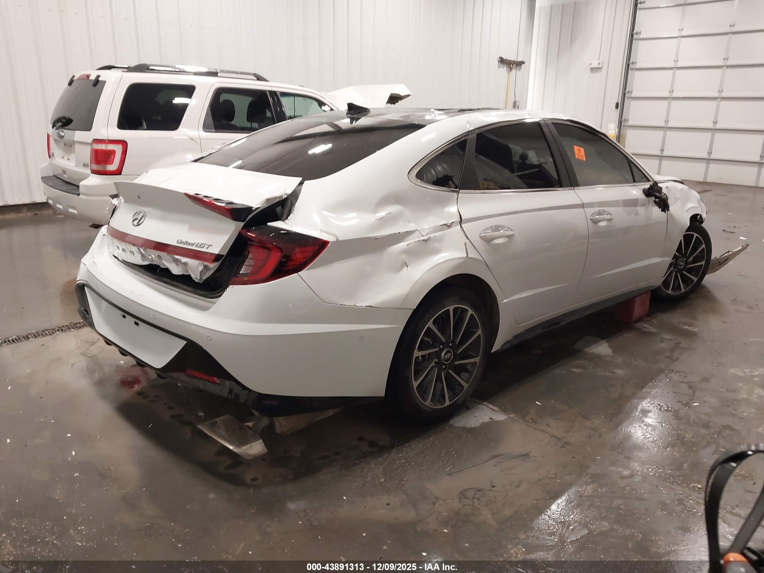 HYUNDAI SONATA image 4