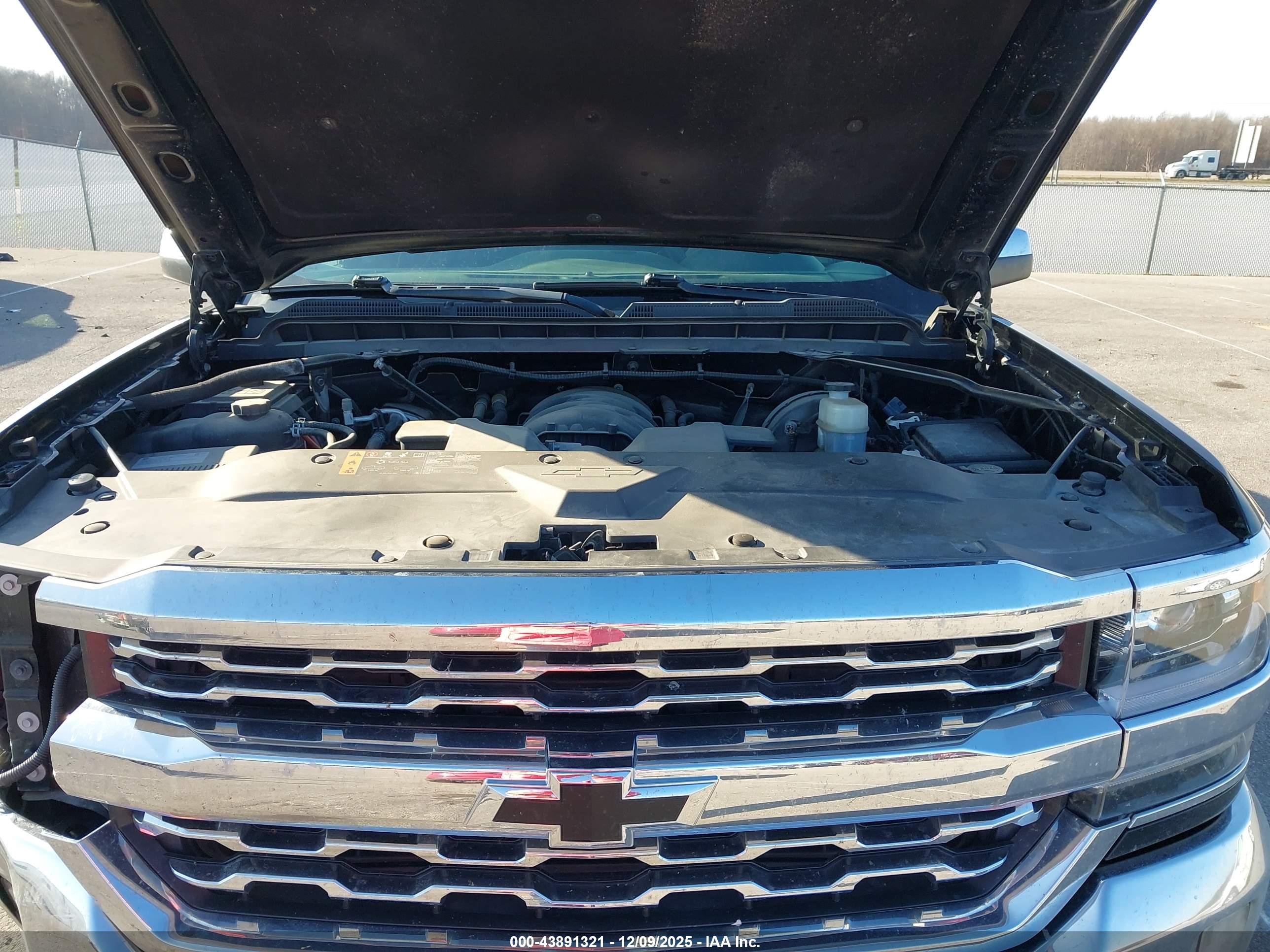 CHEVROLET SILVERADO image 10