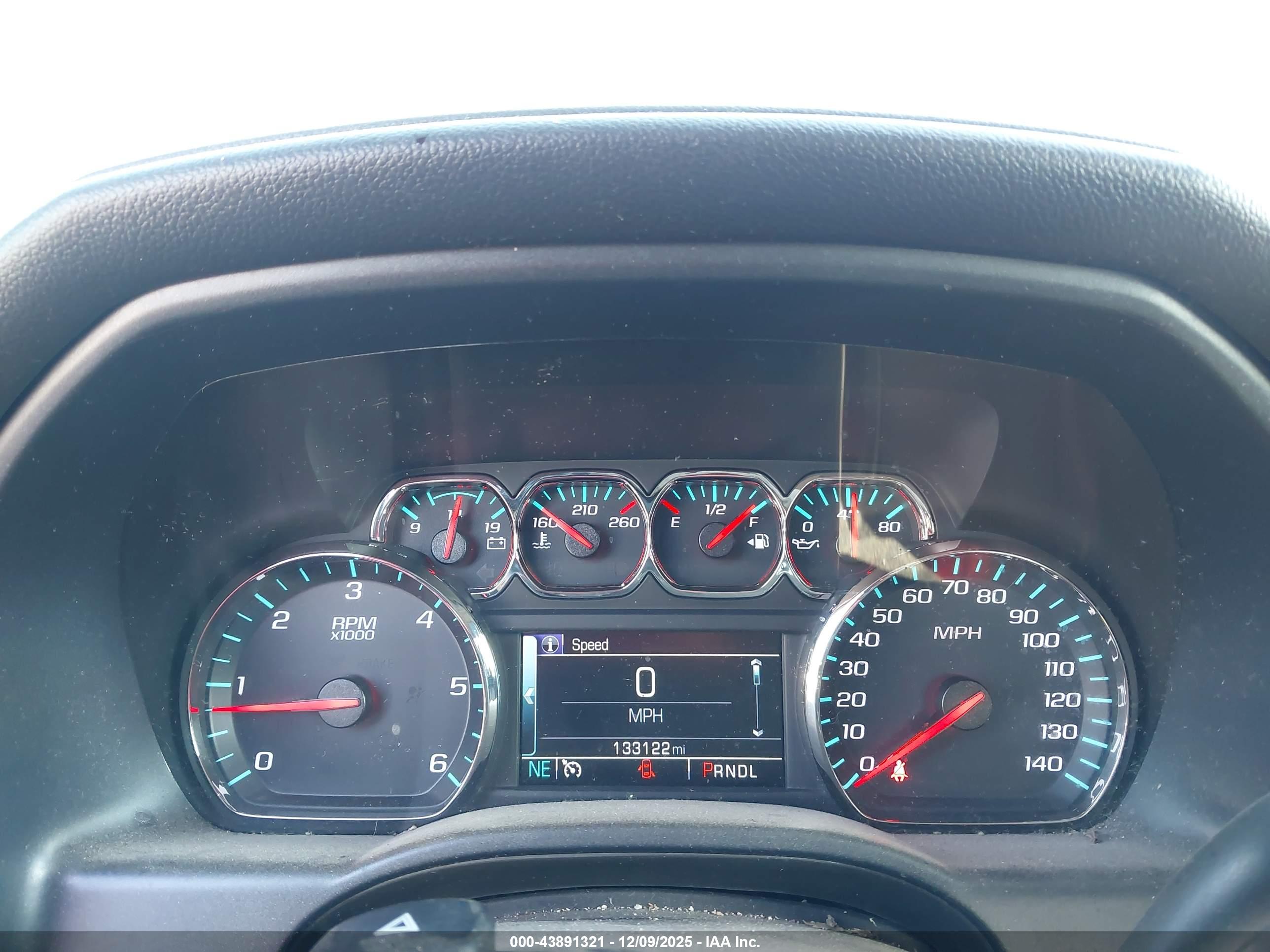 CHEVROLET SILVERADO image 7