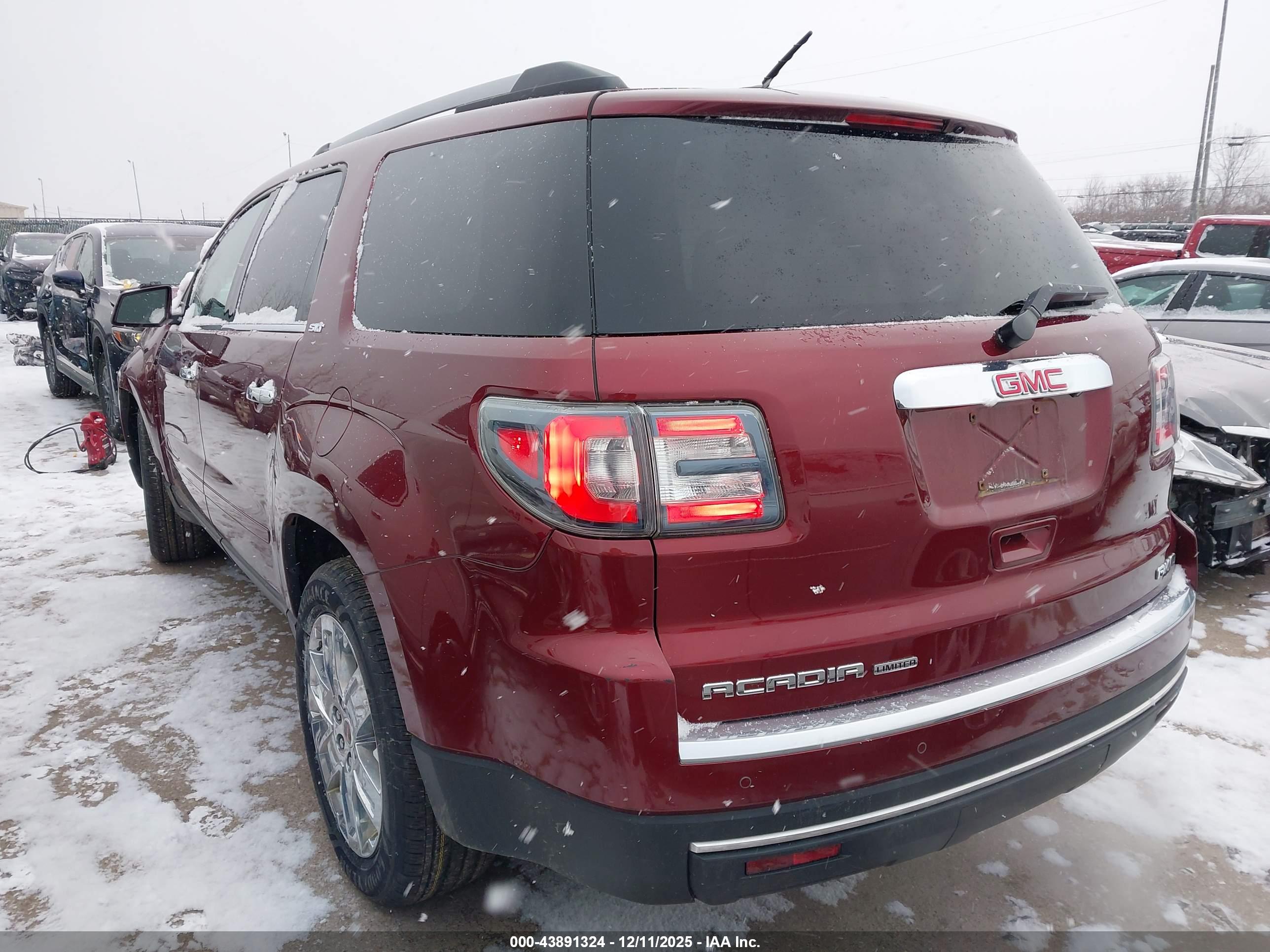 GMC ACADIA image 3
