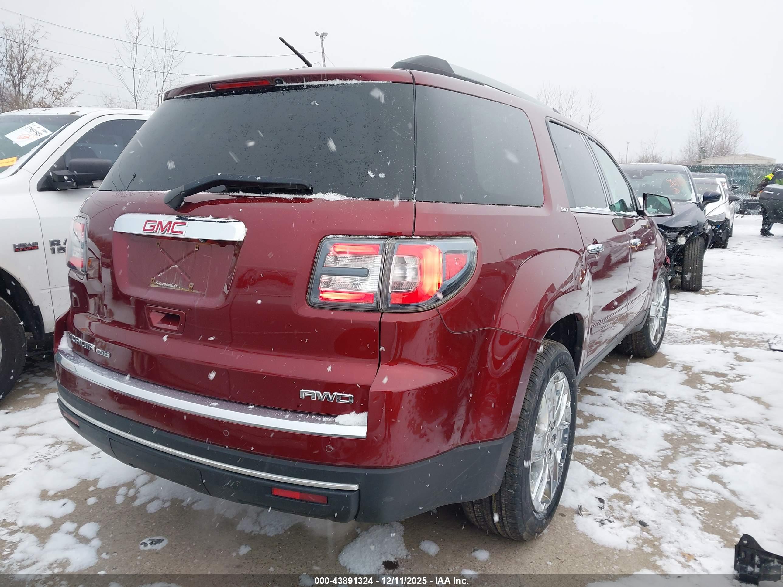 GMC ACADIA image 4