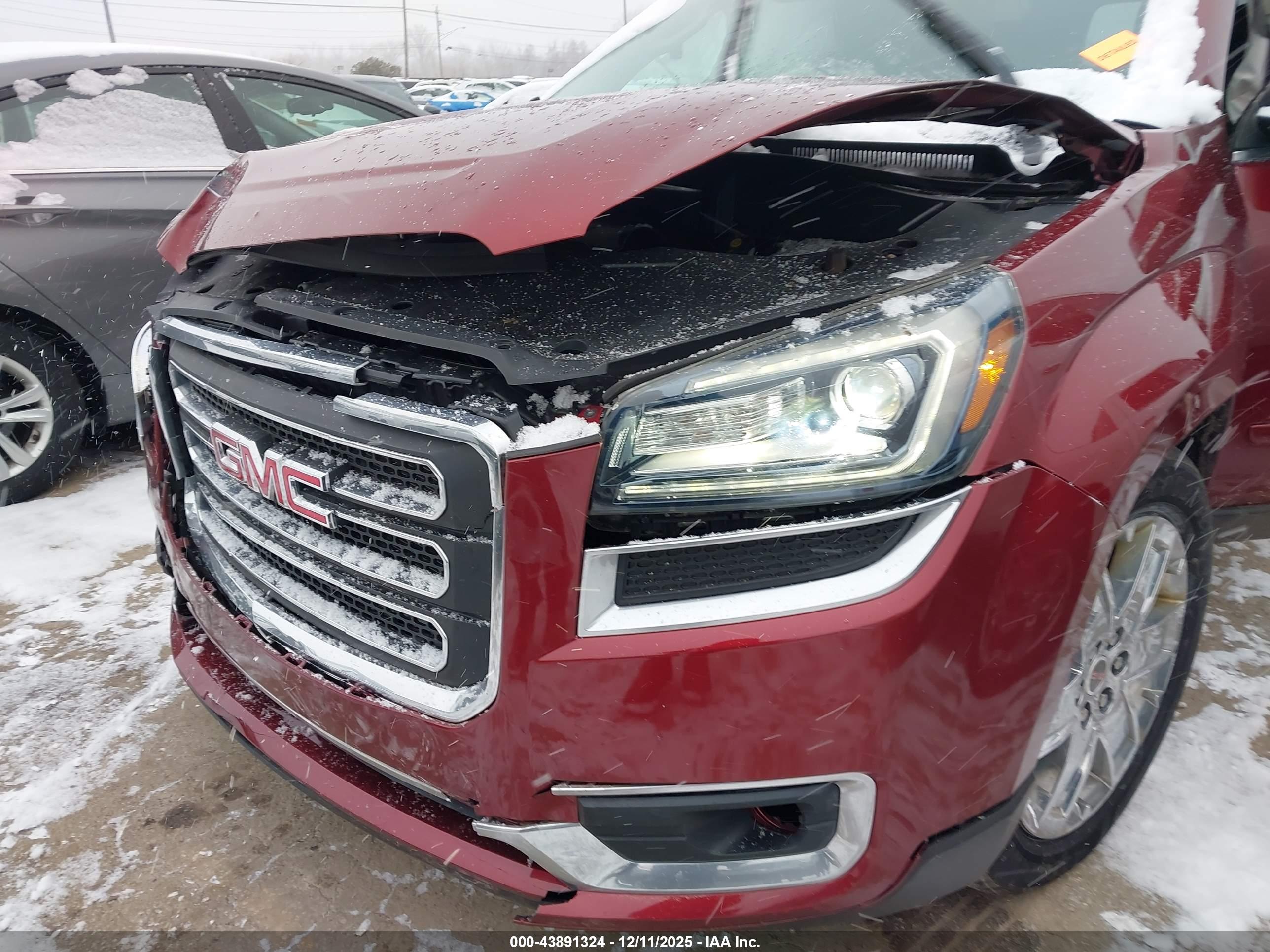 GMC ACADIA image 6