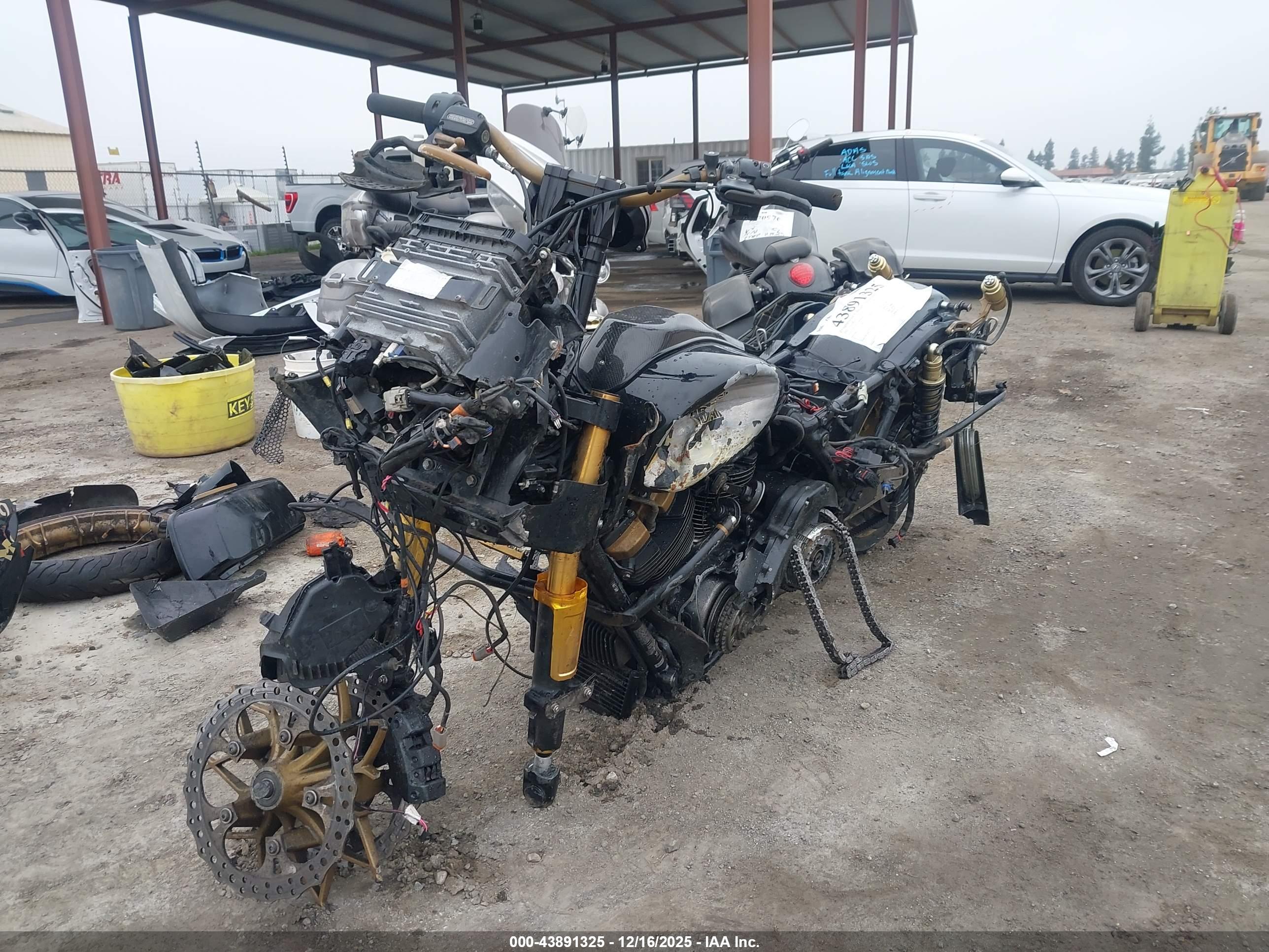 HARLEY-DAVIDSON FLTRXST image 2
