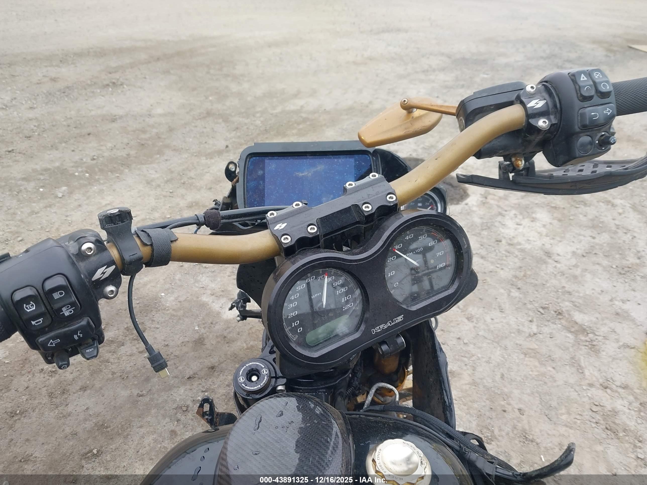HARLEY-DAVIDSON FLTRXST image 7