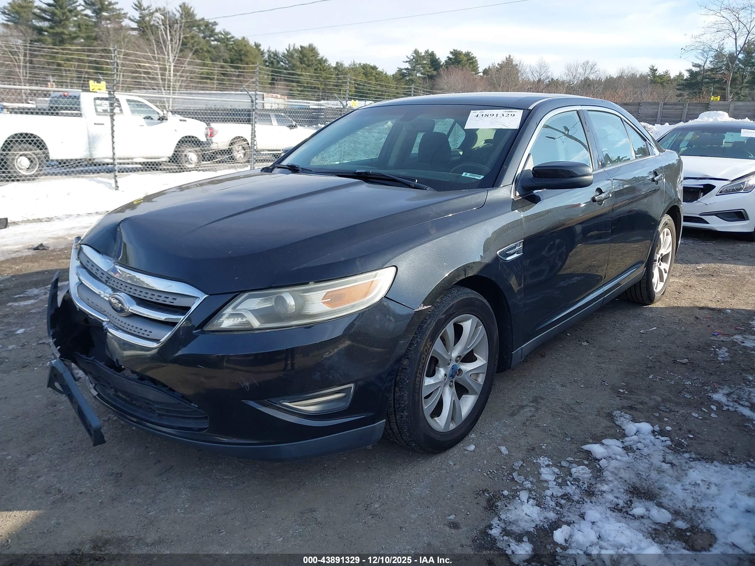 FORD TAURUS image 2