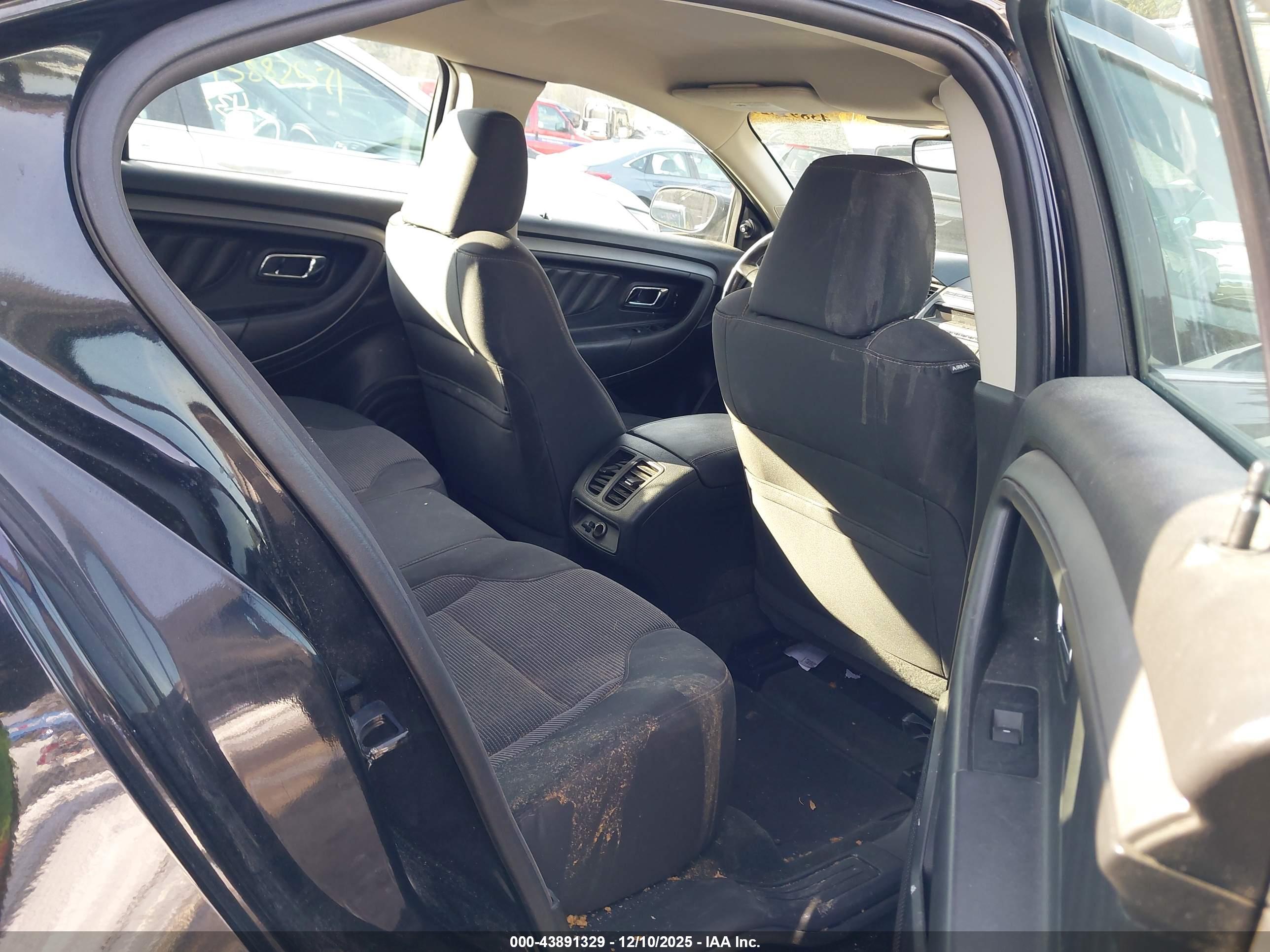 FORD TAURUS image 8
