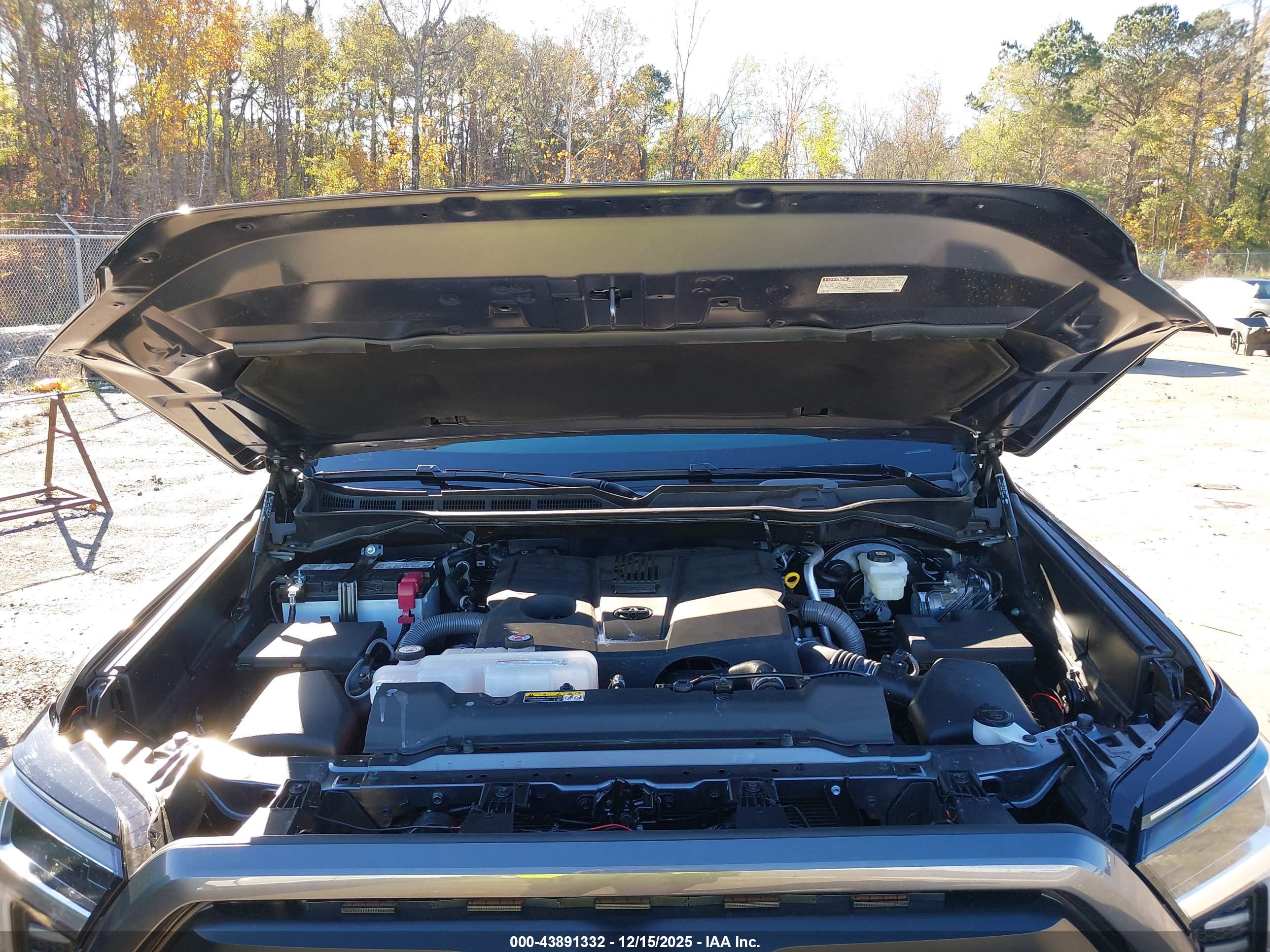 TOYOTA TUNDRA image 10