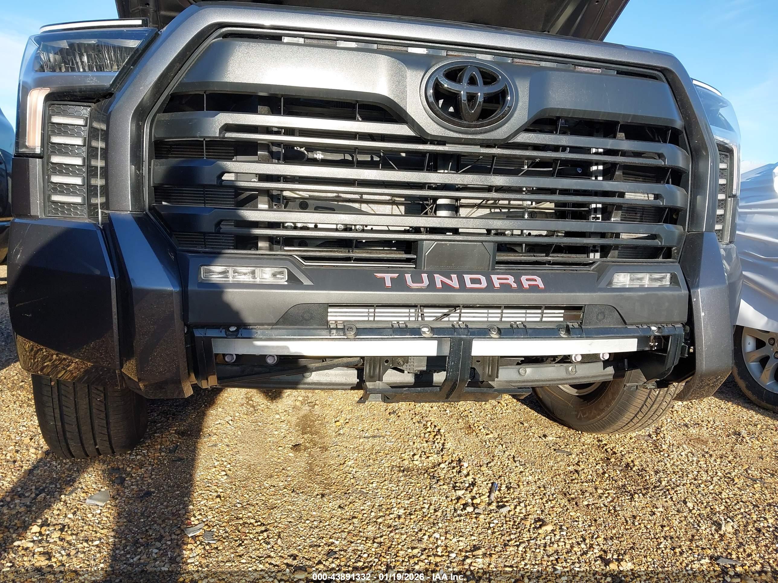 TOYOTA TUNDRA image 6