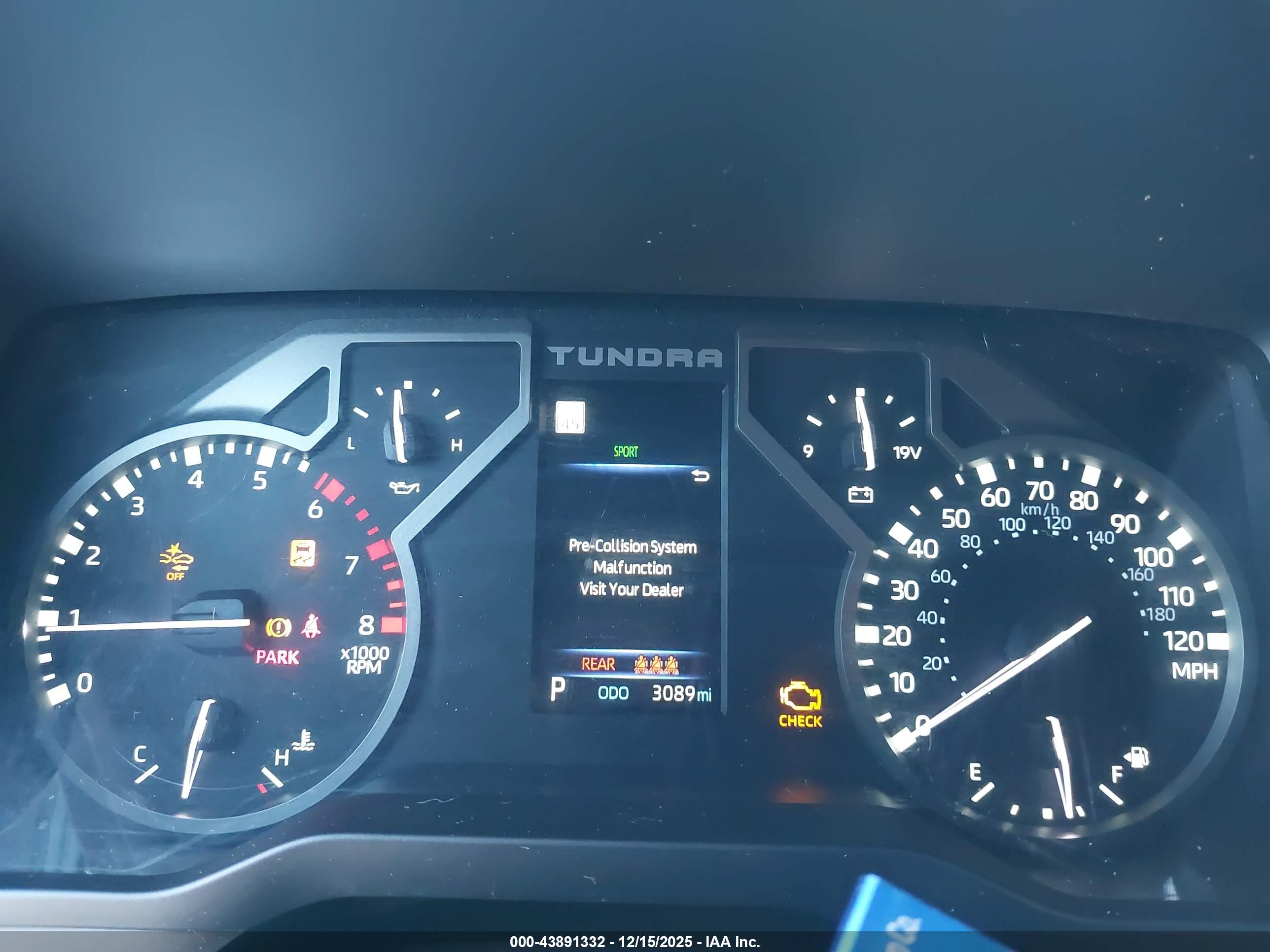 TOYOTA TUNDRA image 7