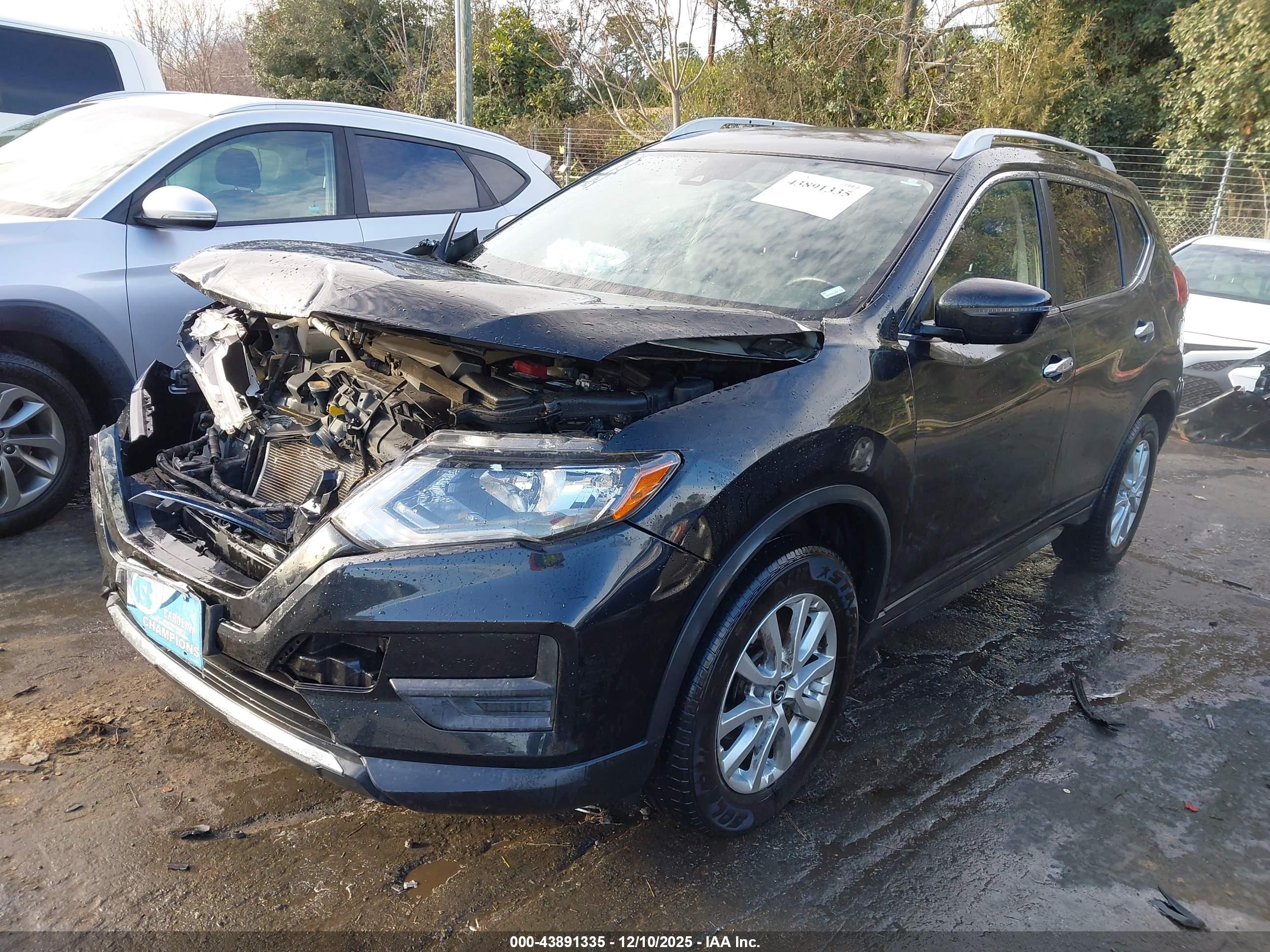 NISSAN ROGUE image 2