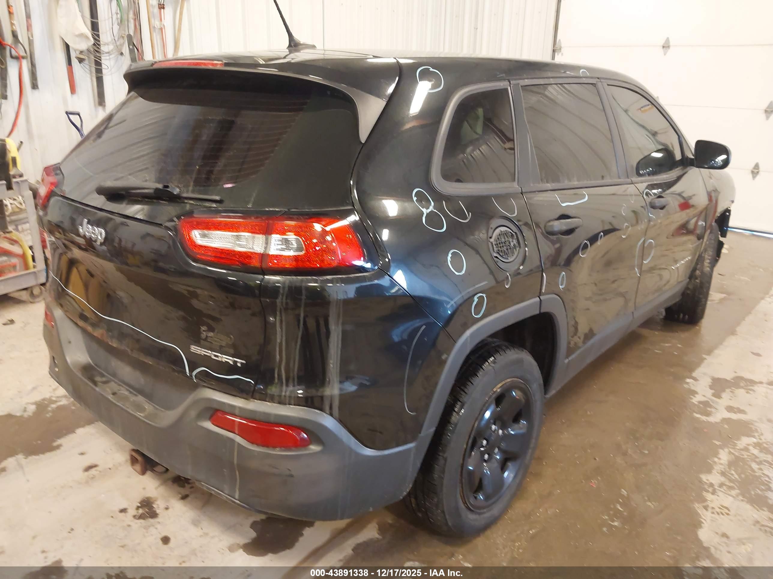 JEEP CHEROKEE image 4
