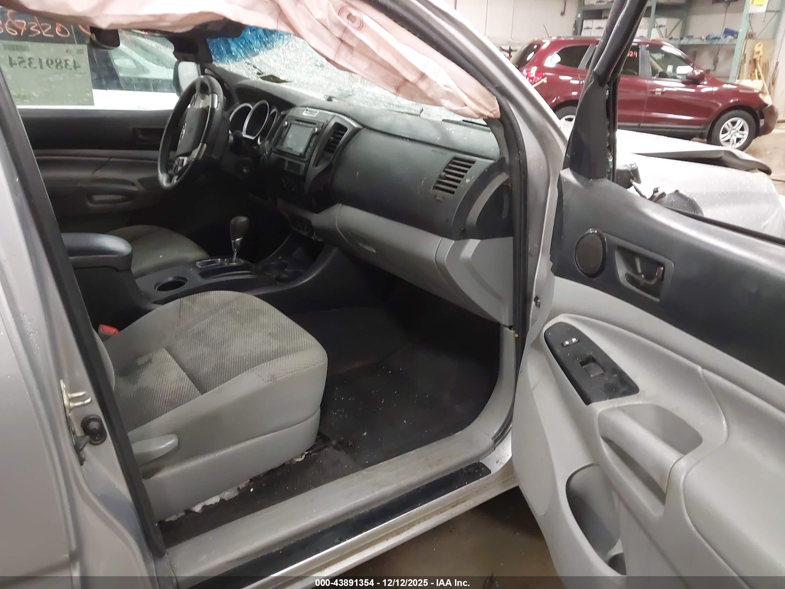 TOYOTA TACOMA image 5