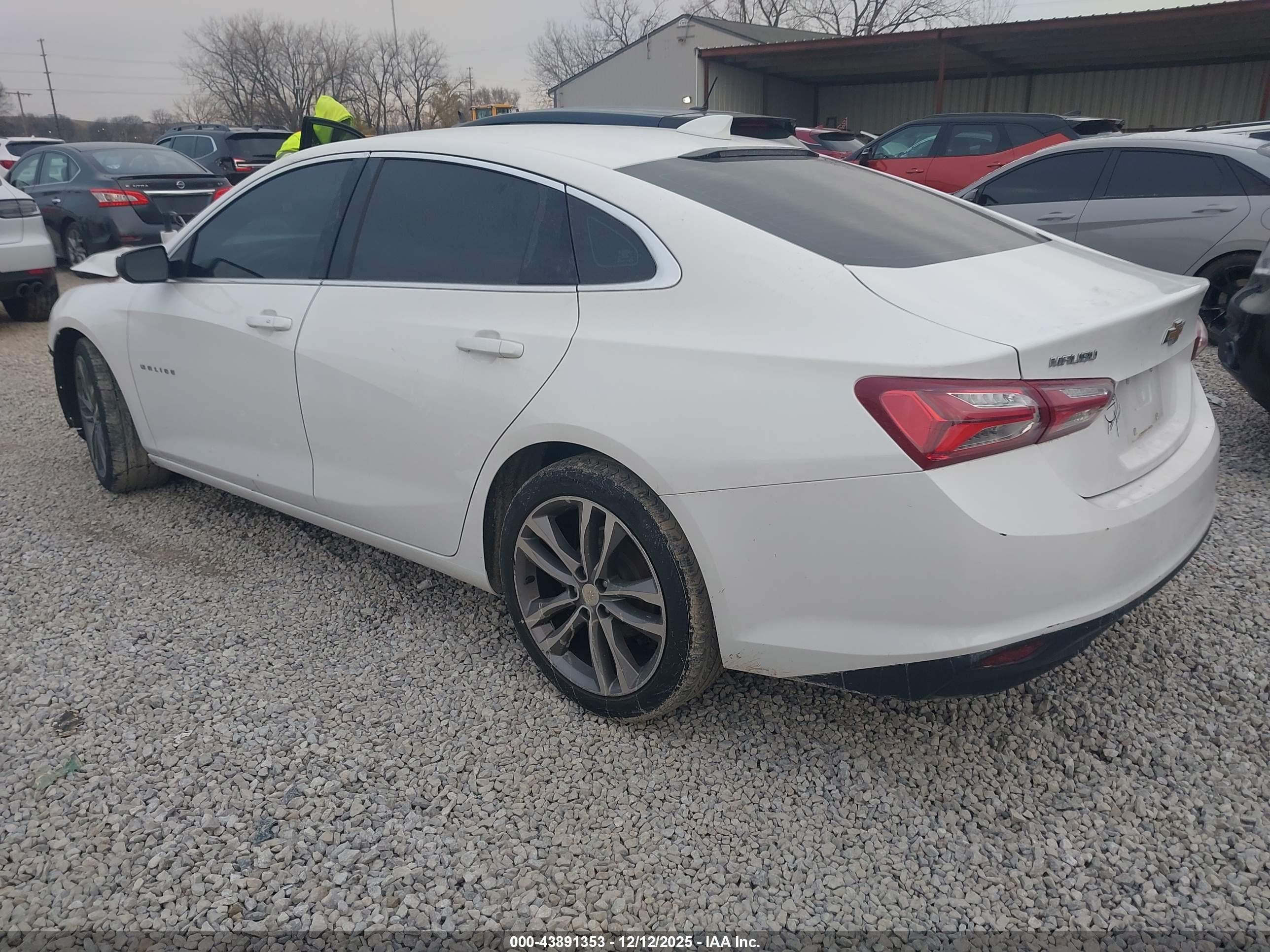CHEVROLET MALIBU image 3