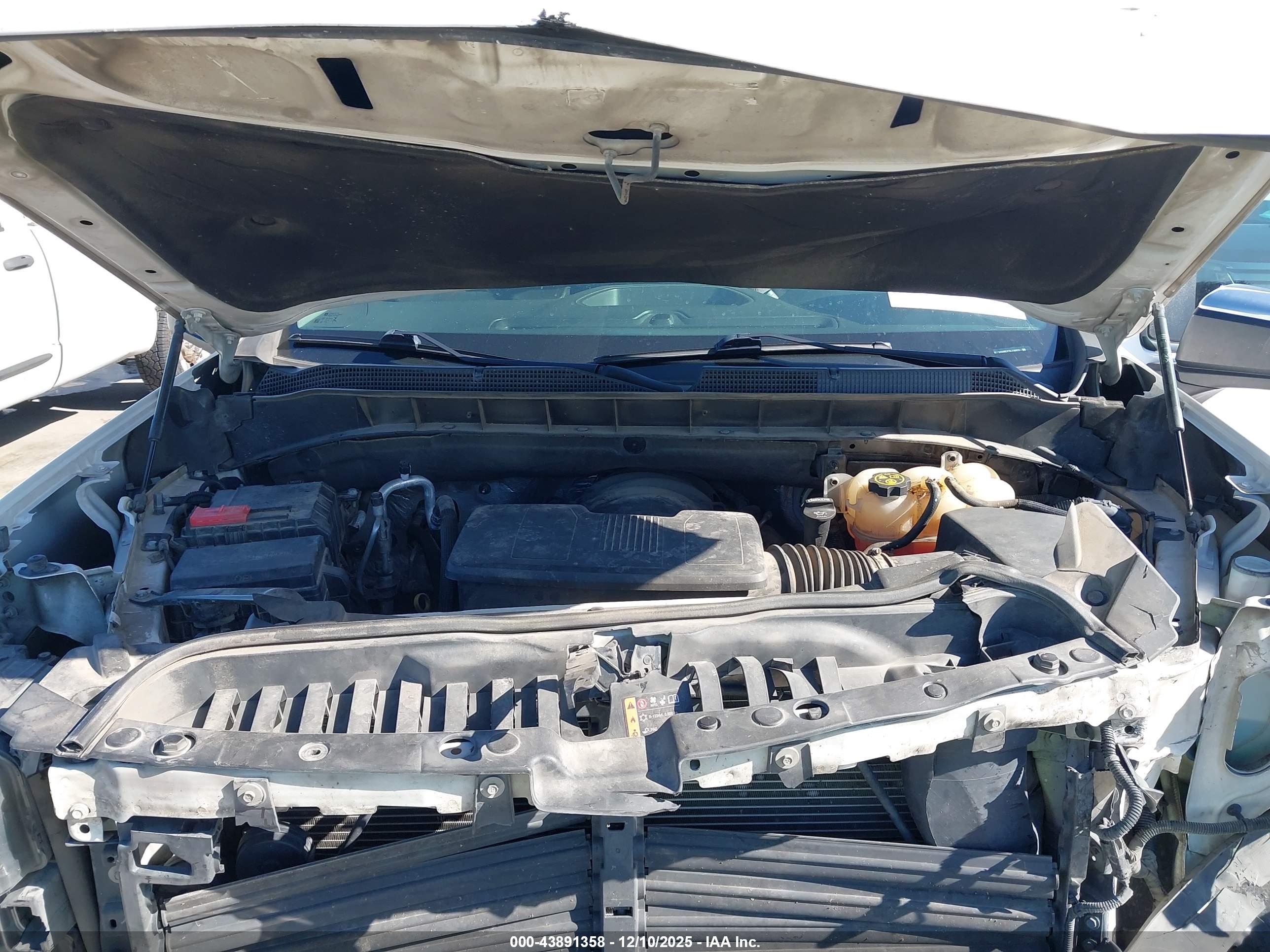 CHEVROLET SILVERADO image 10