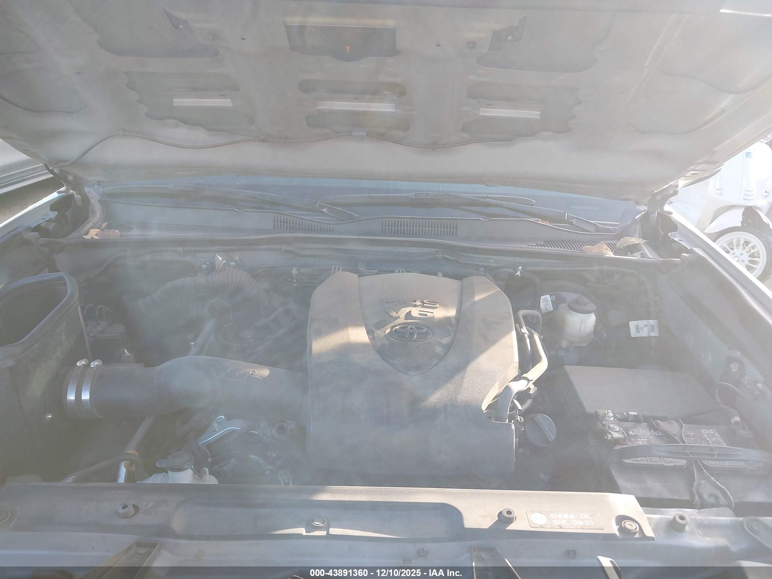 TOYOTA TACOMA image 10