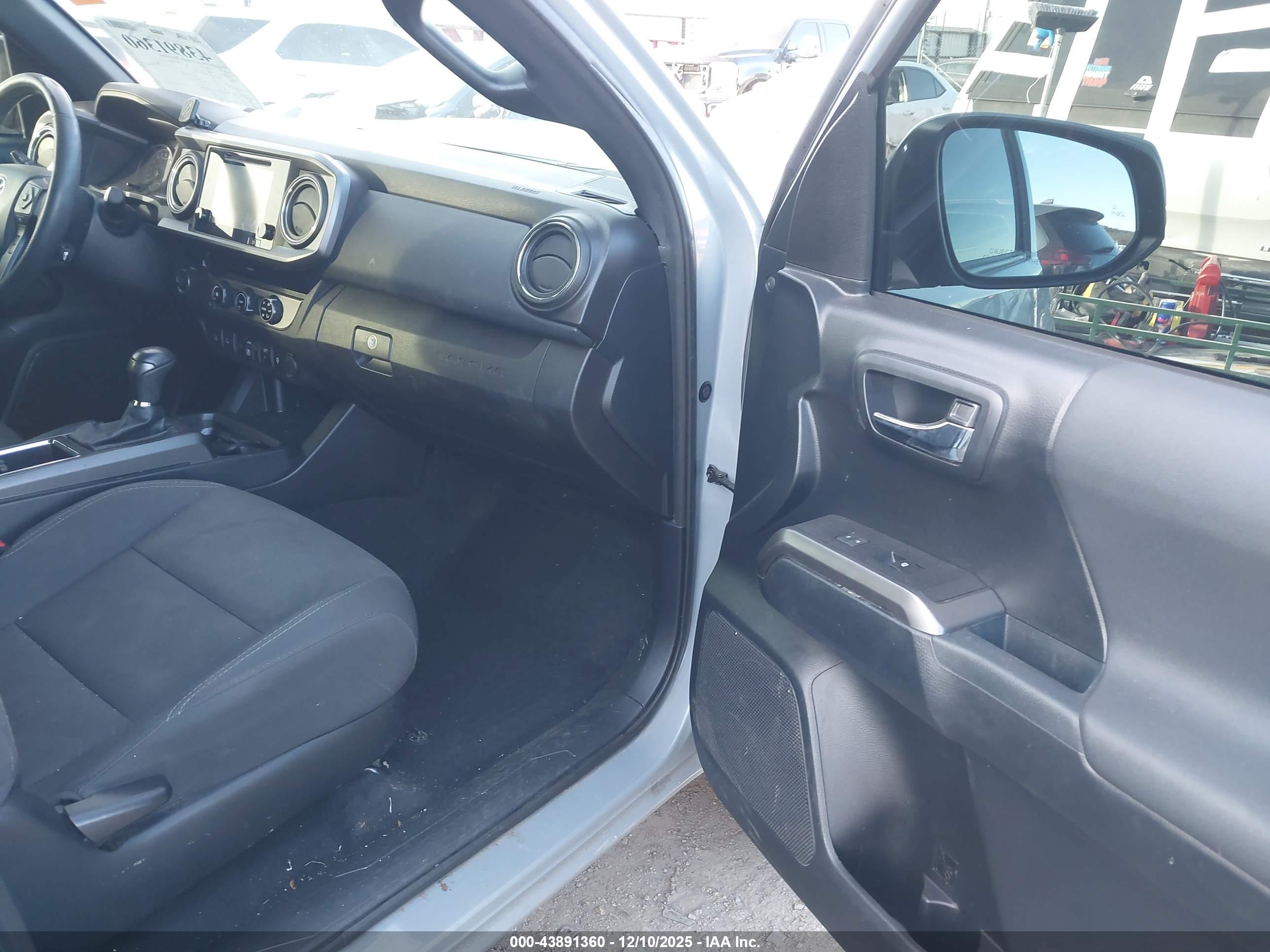 TOYOTA TACOMA image 5