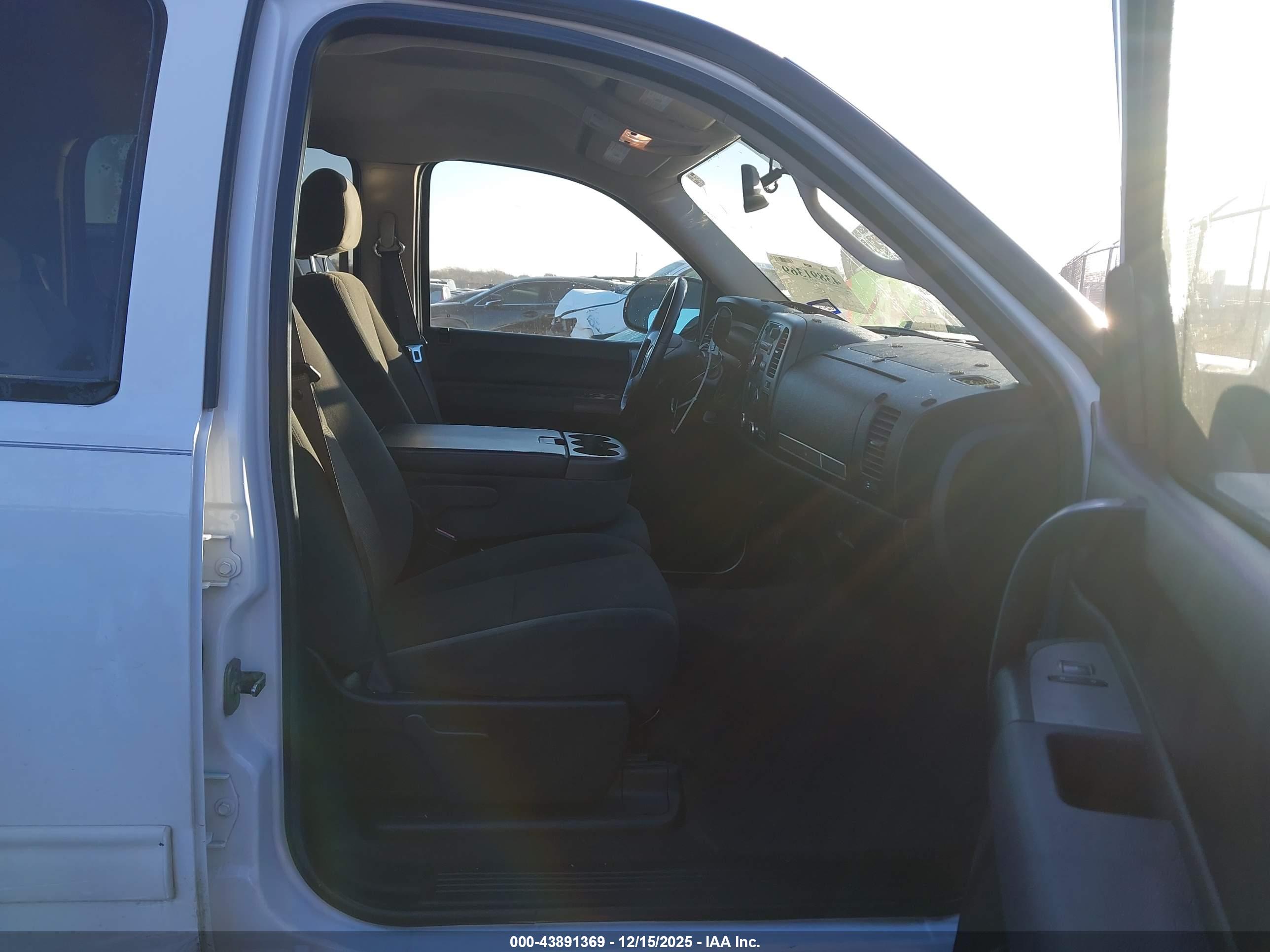 GMC SIERRA image 5