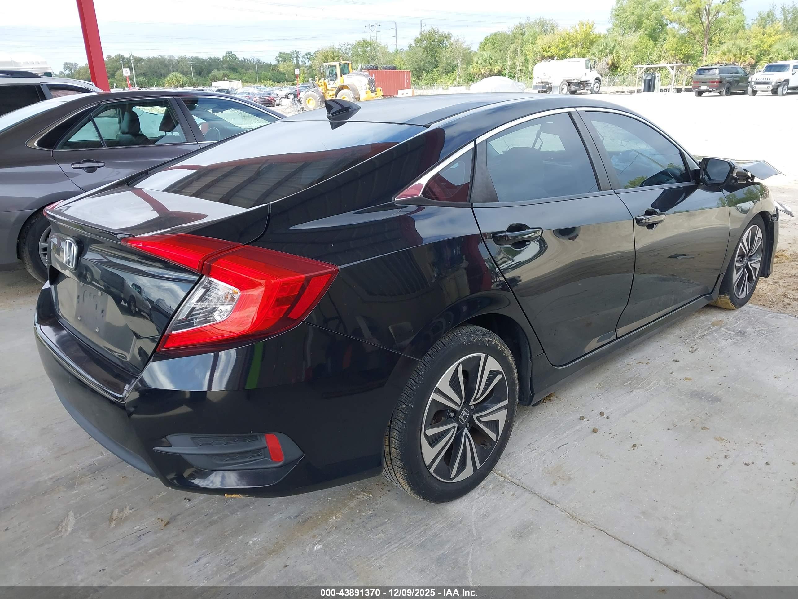 HONDA CIVIC image 4