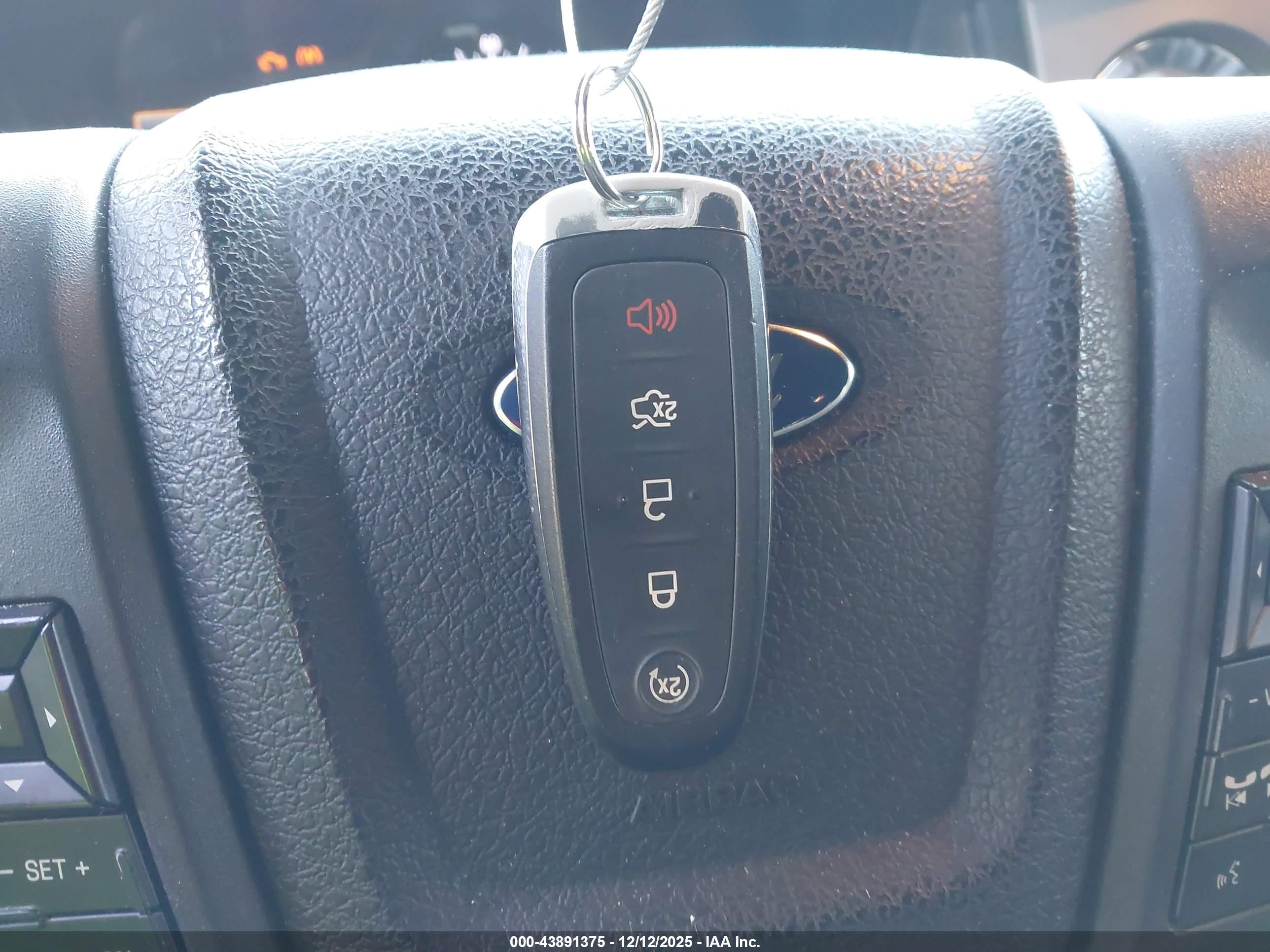 FORD EXPEDITION image 11