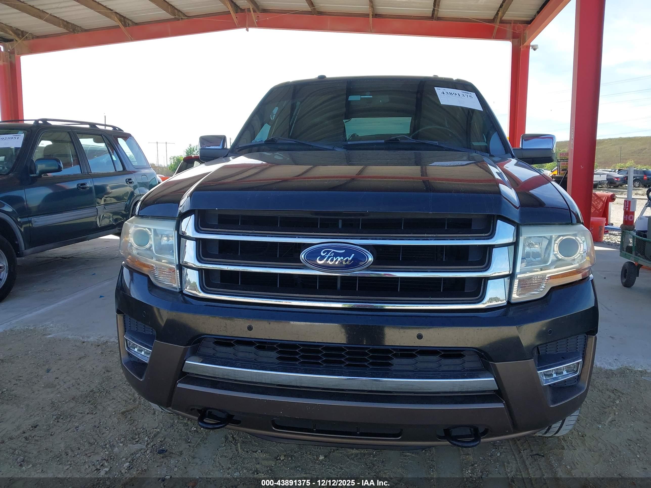 FORD EXPEDITION image 6