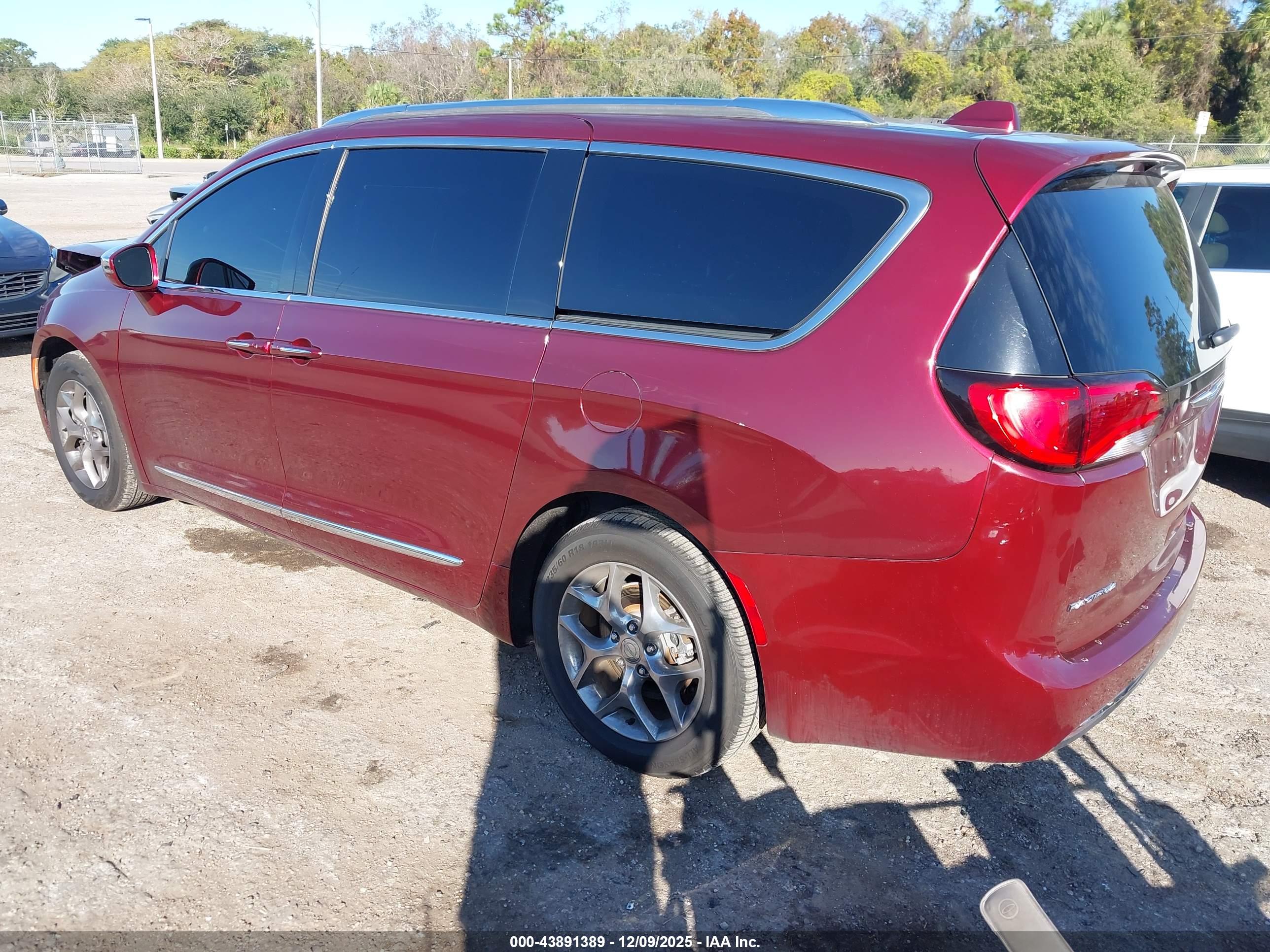 CHRYSLER PACIFICA image 3