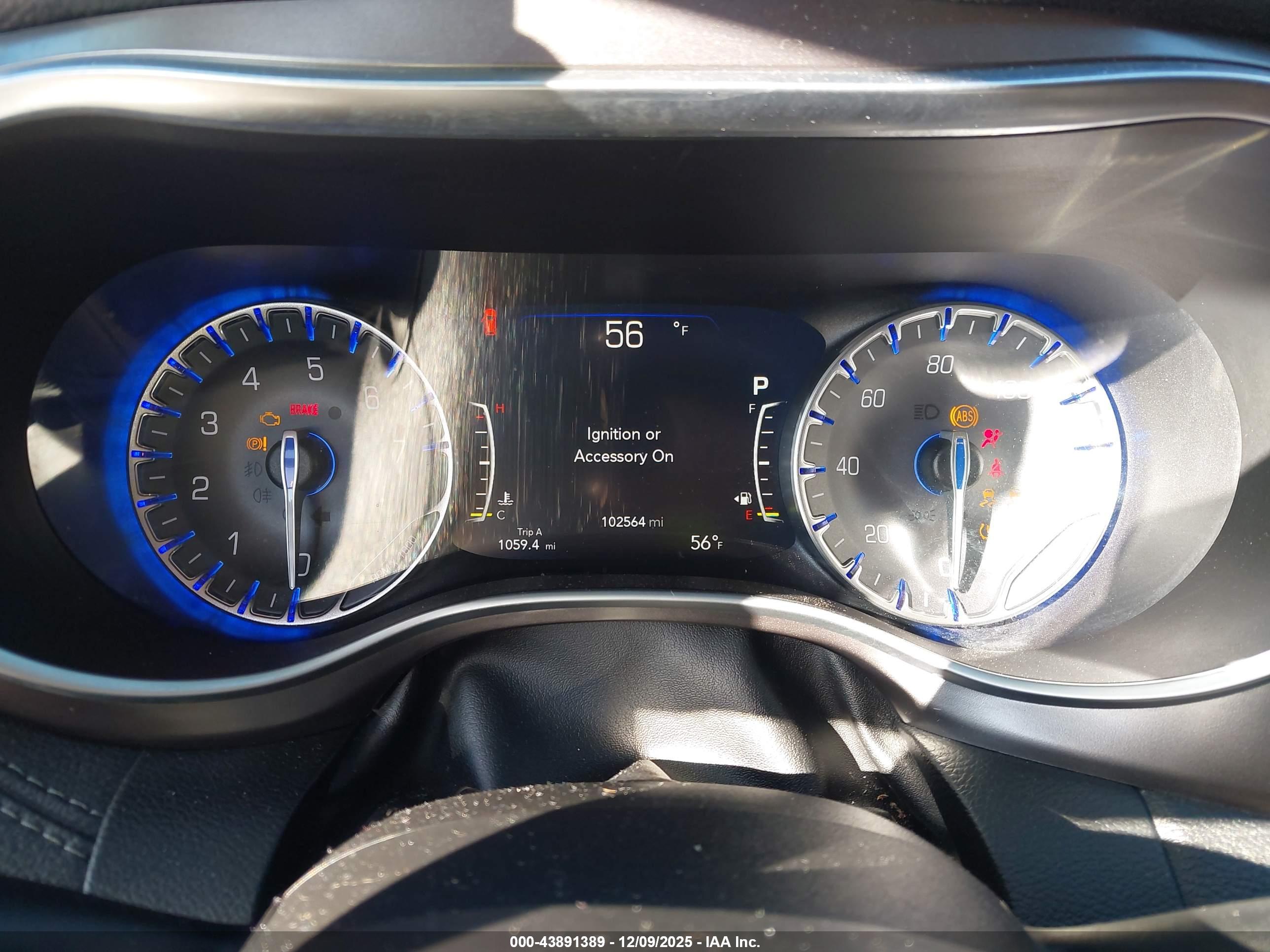 CHRYSLER PACIFICA image 7
