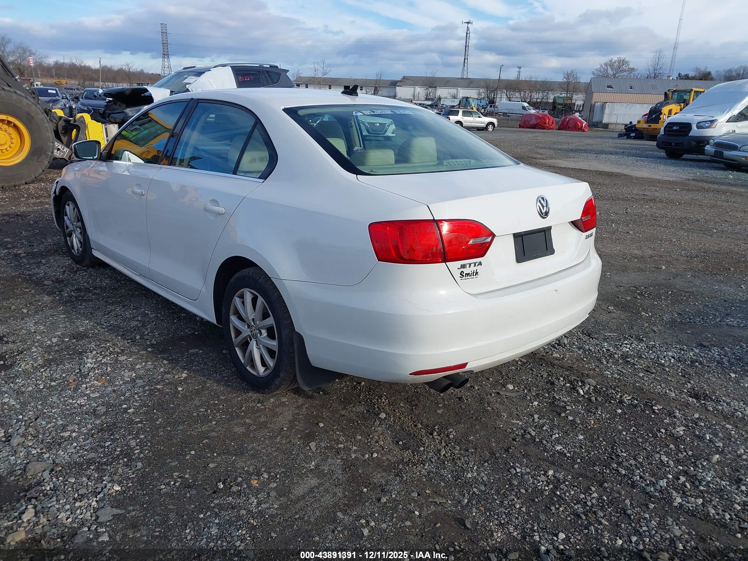 VOLKSWAGEN JETTA image 3