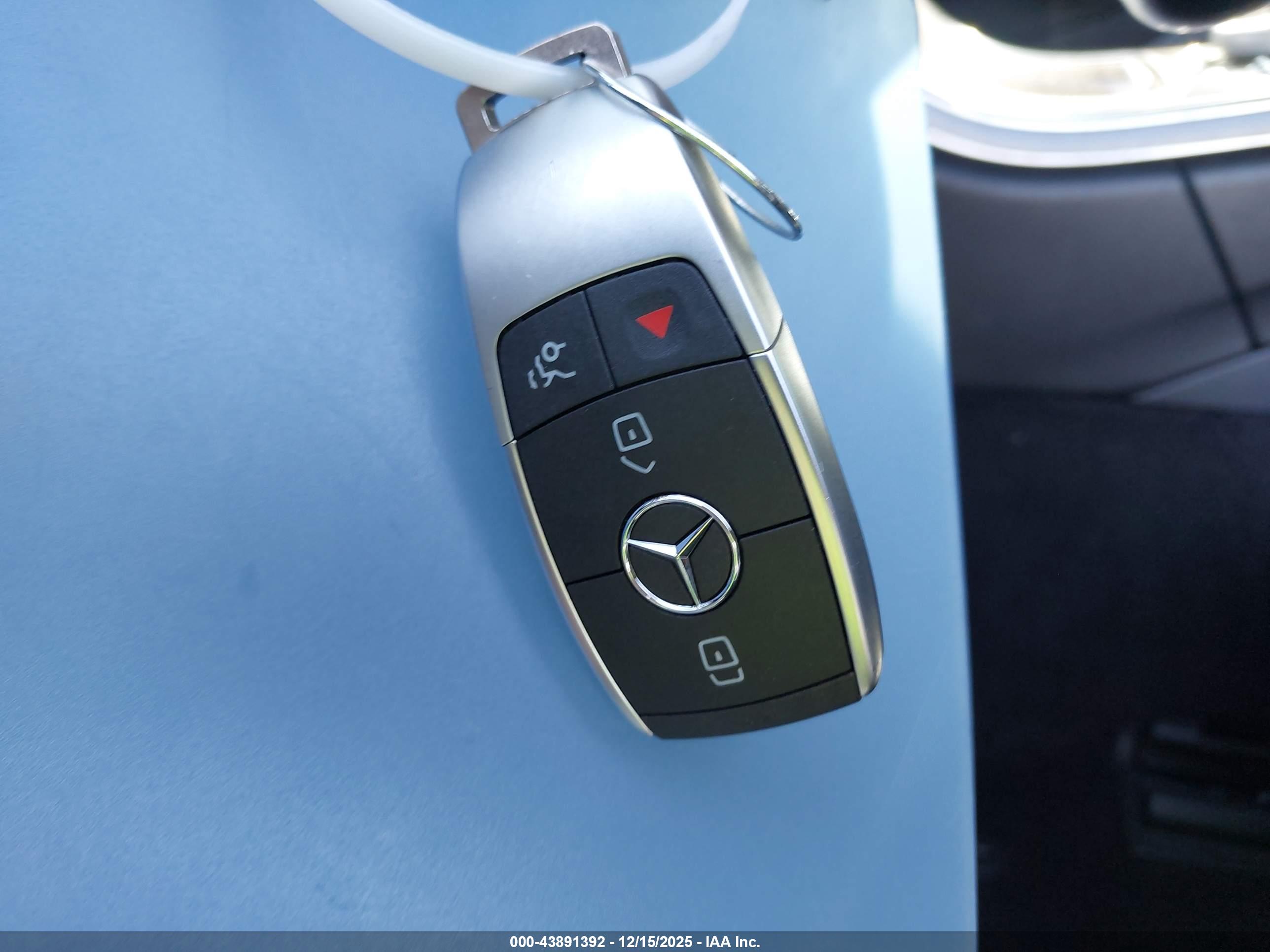 MERCEDES-BENZ C image 11