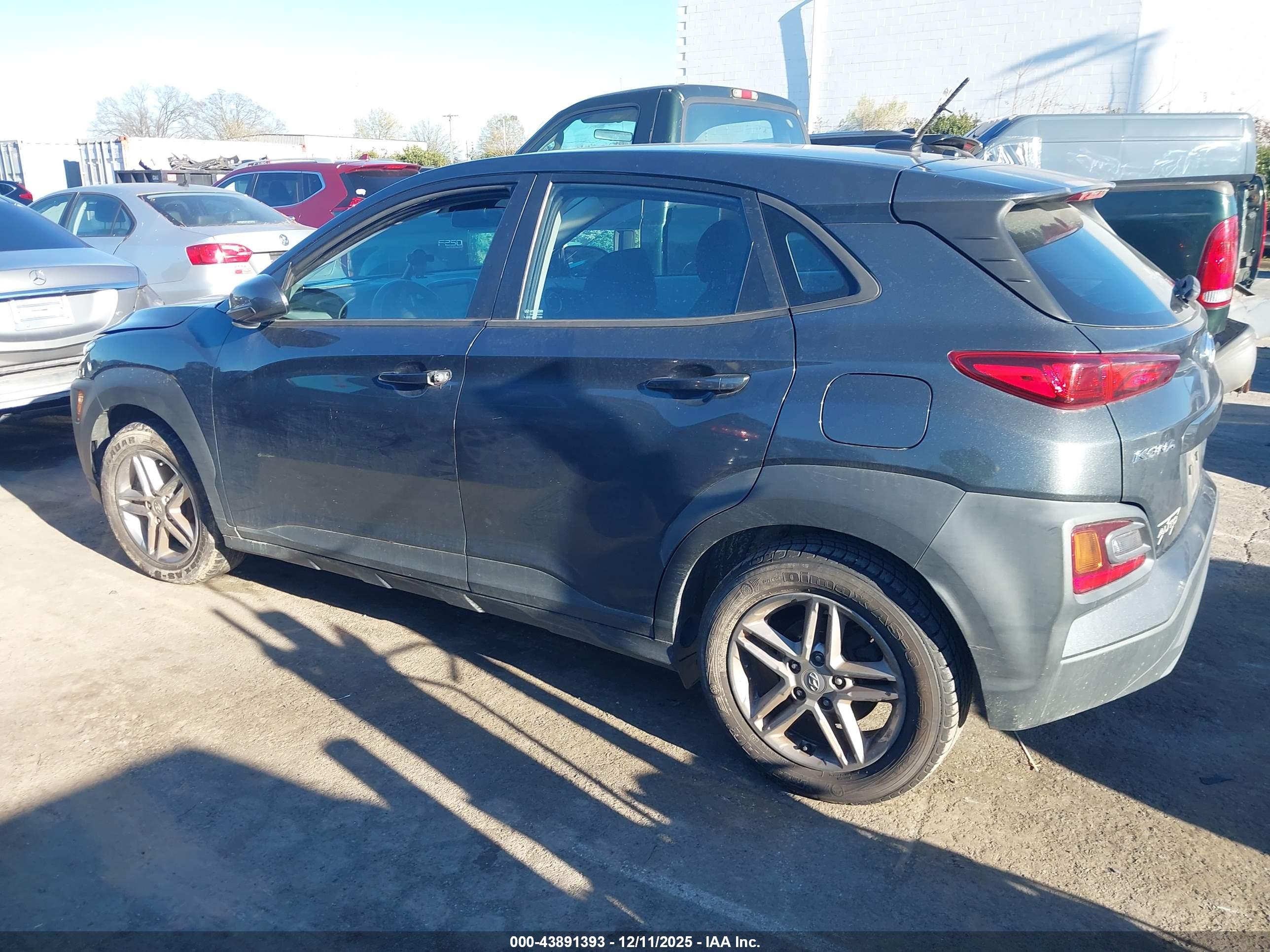 HYUNDAI KONA image 3