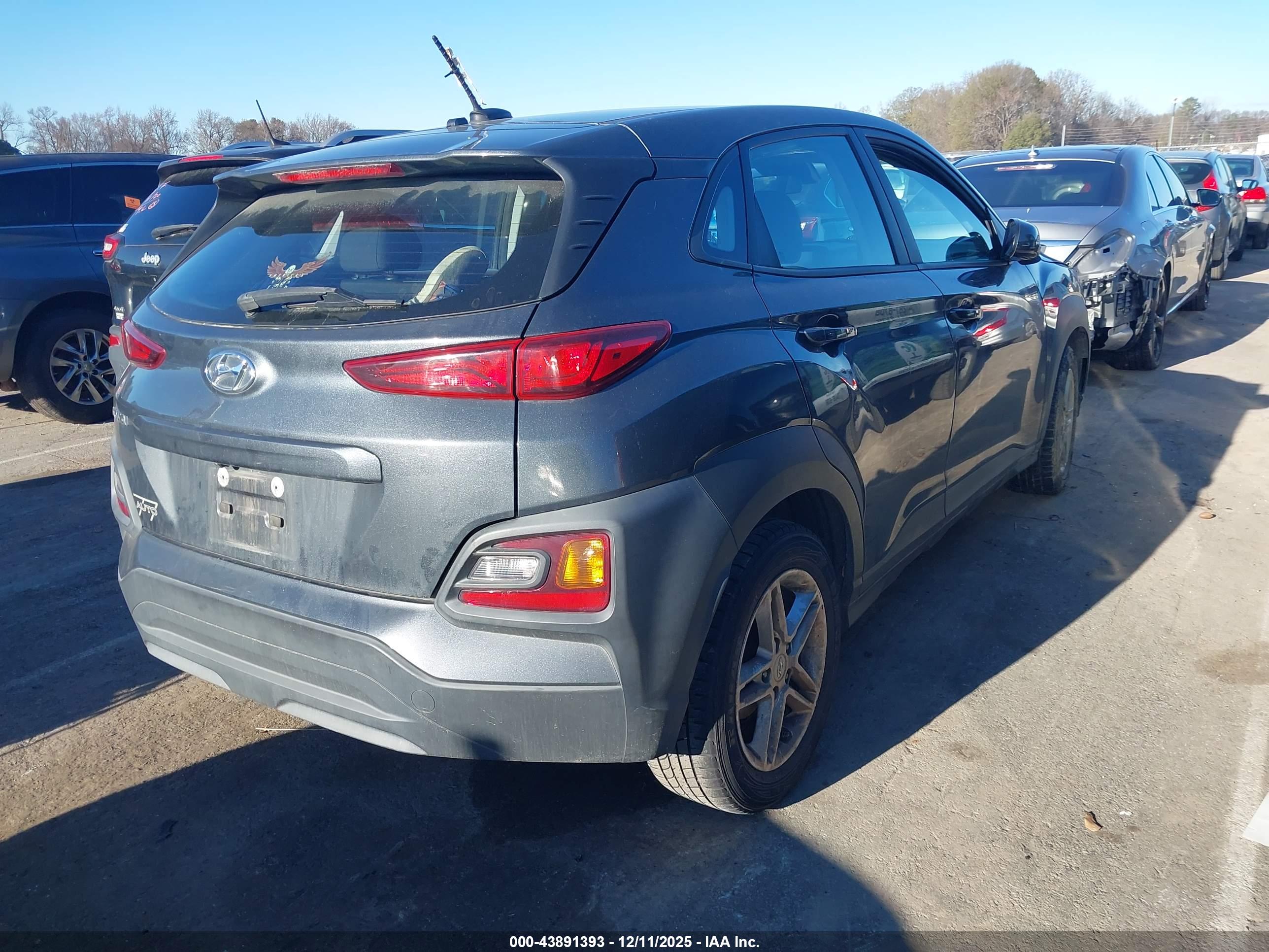 HYUNDAI KONA image 4
