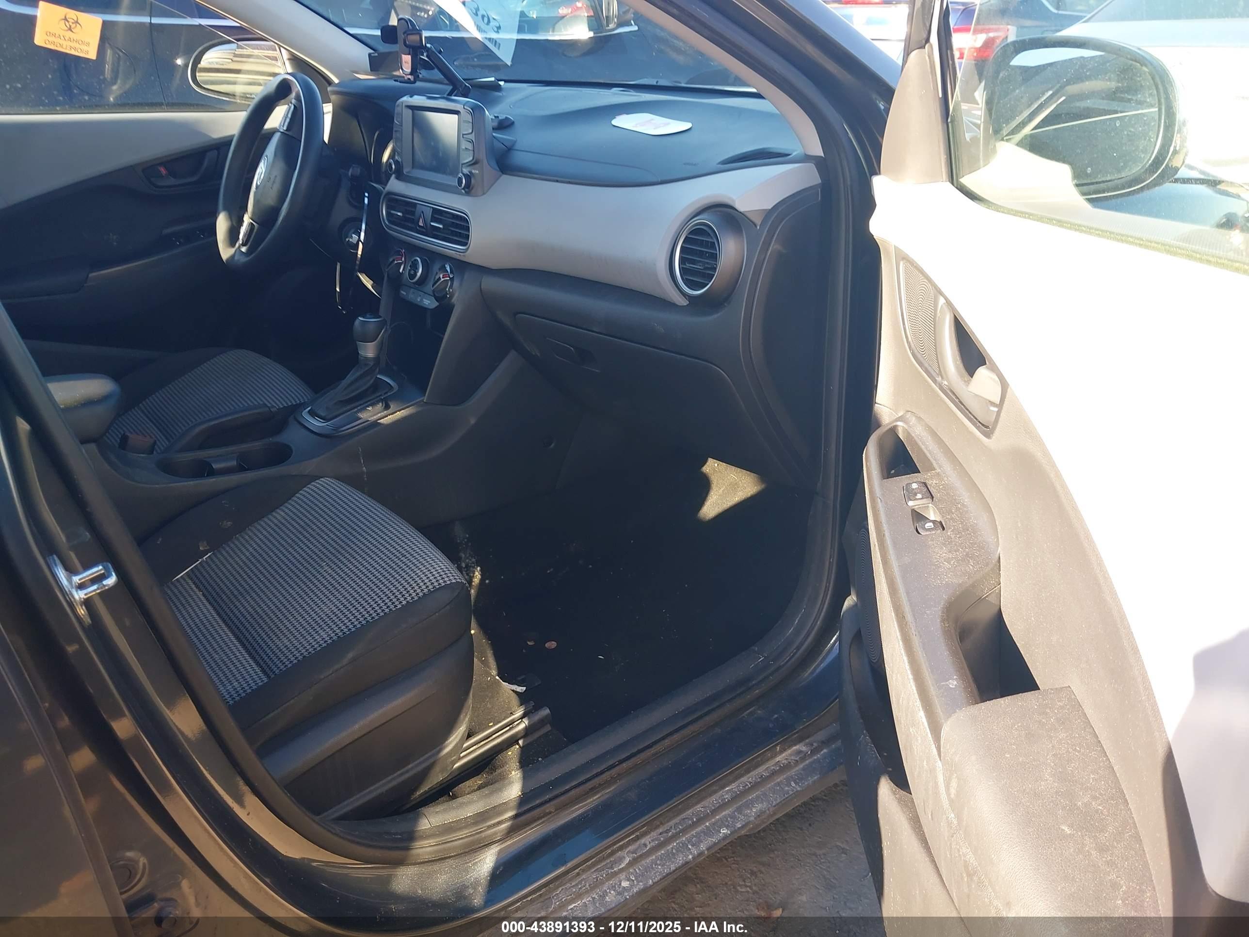 HYUNDAI KONA image 5