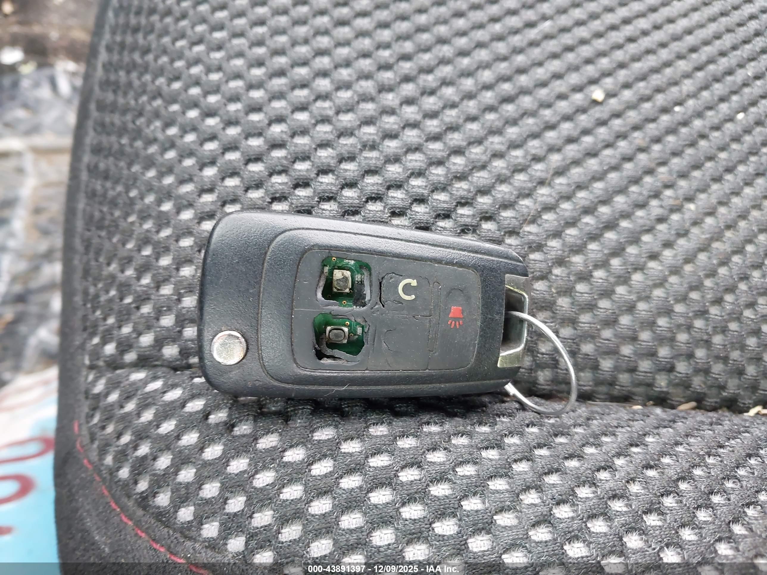 GMC TERRAIN image 11