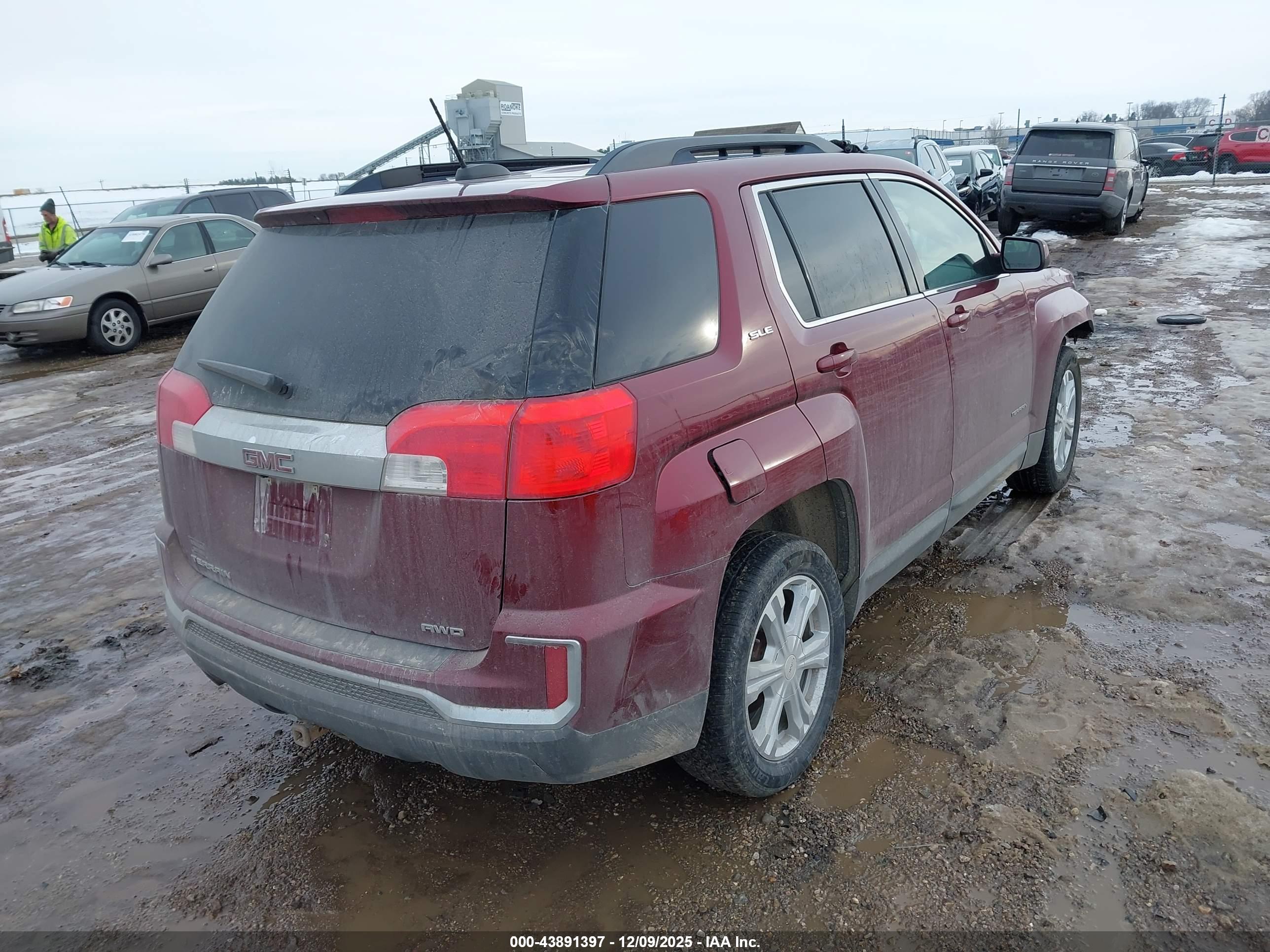 GMC TERRAIN image 4