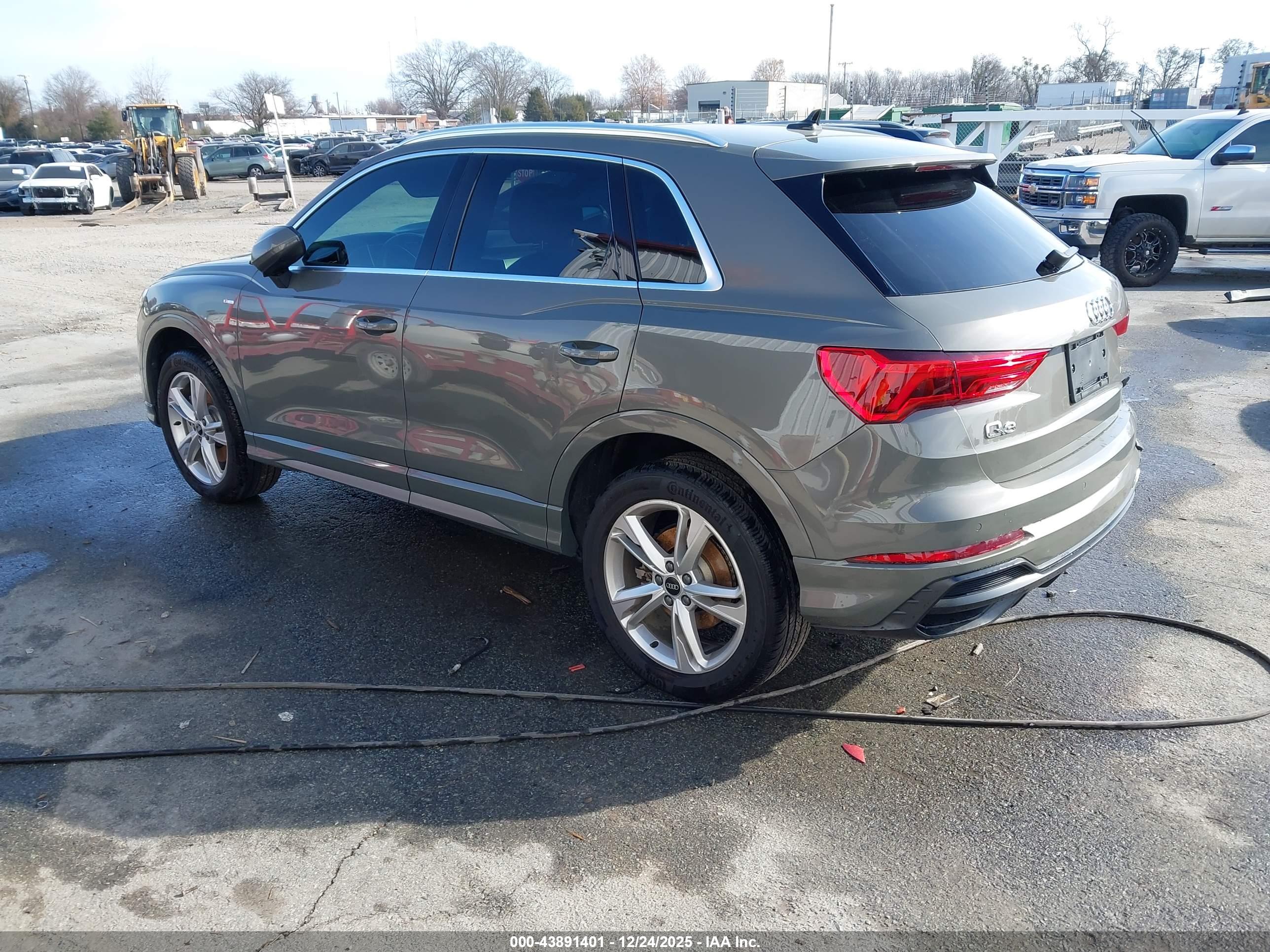 AUDI Q3 image 3