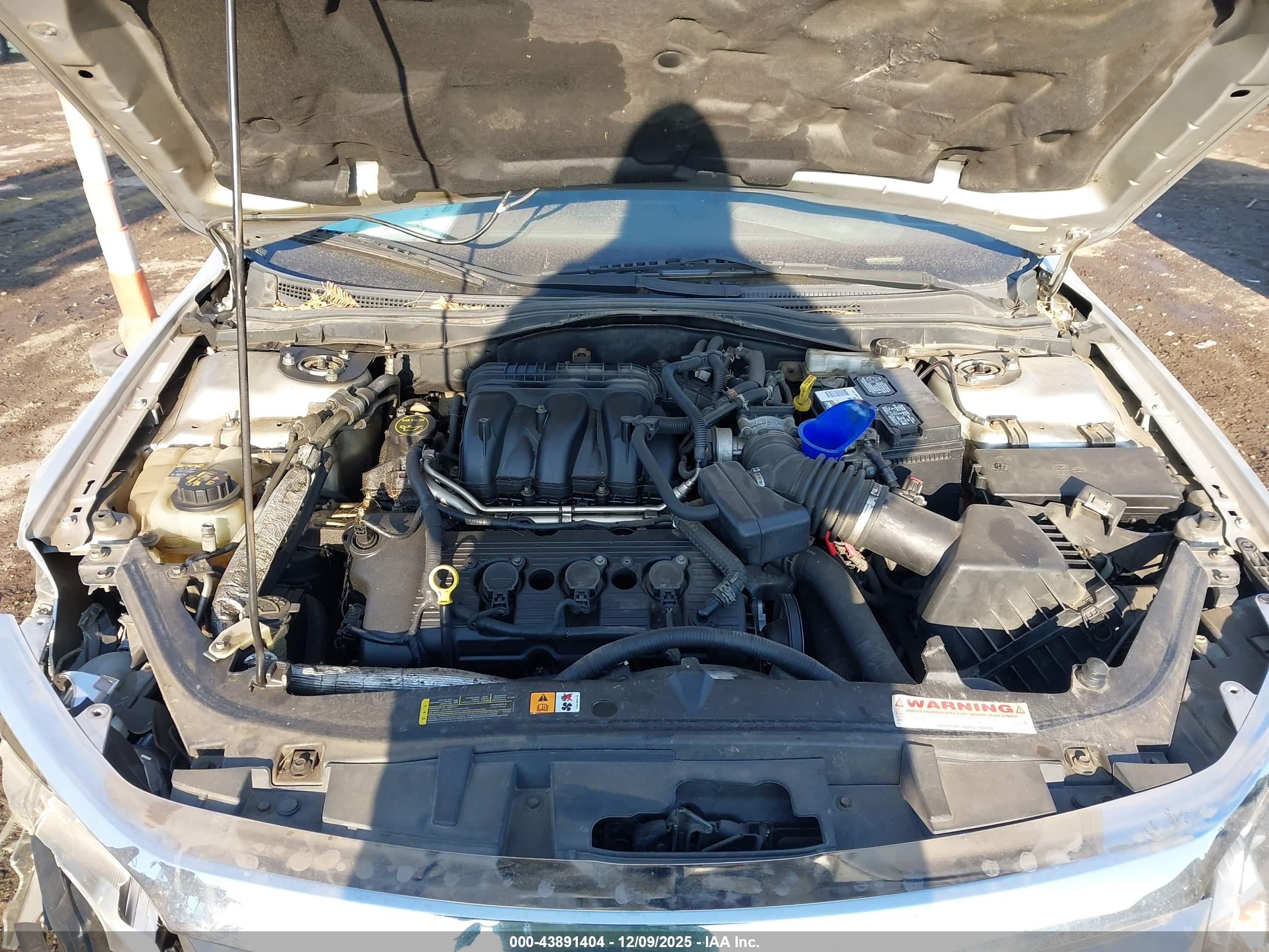 FORD FUSION image 10