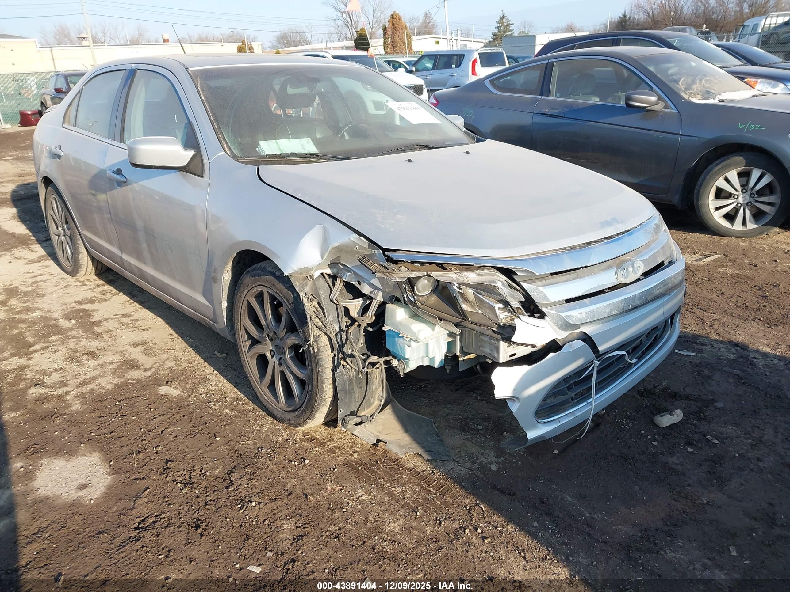 FORD FUSION image 6