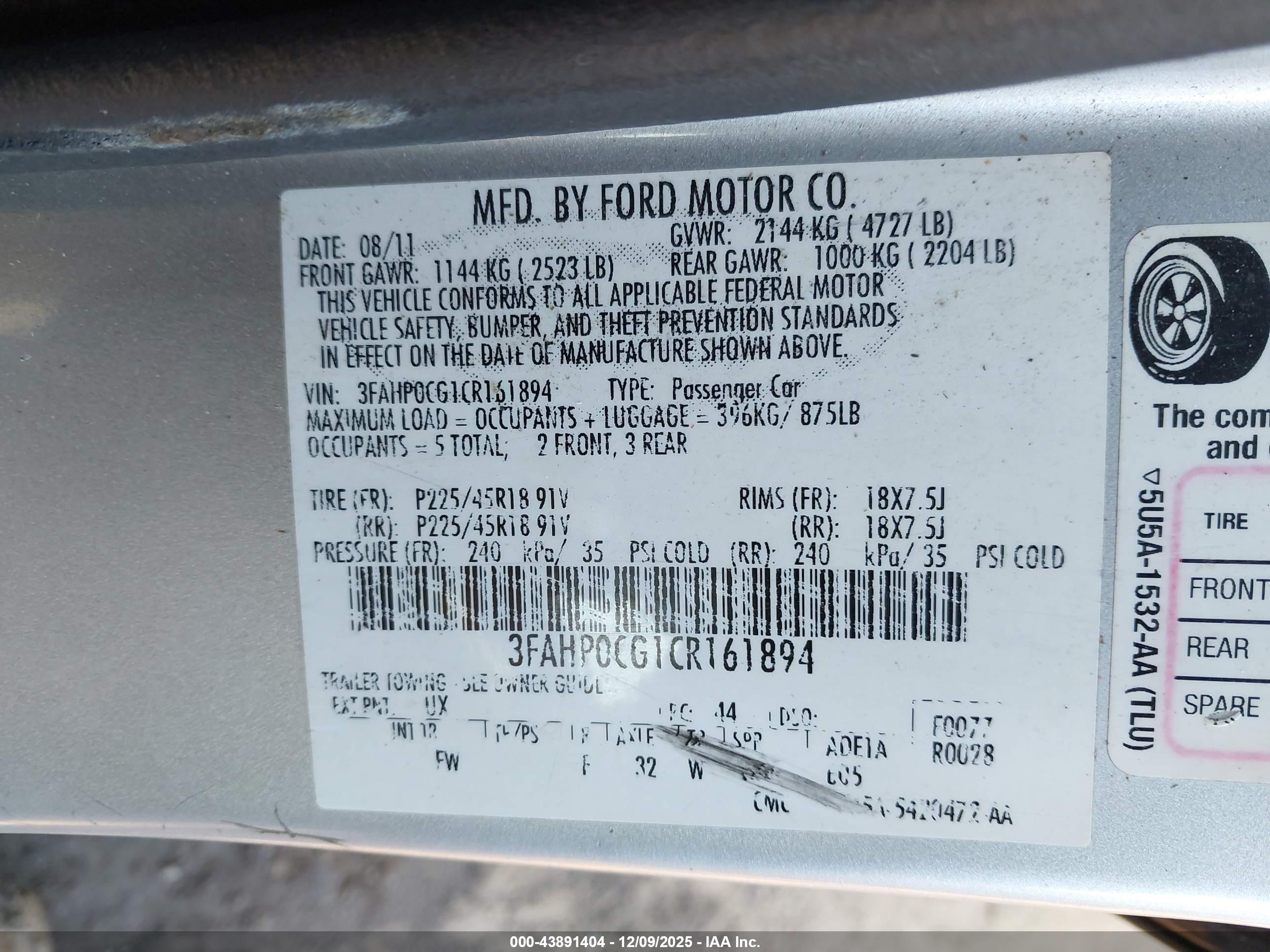 FORD FUSION image 9