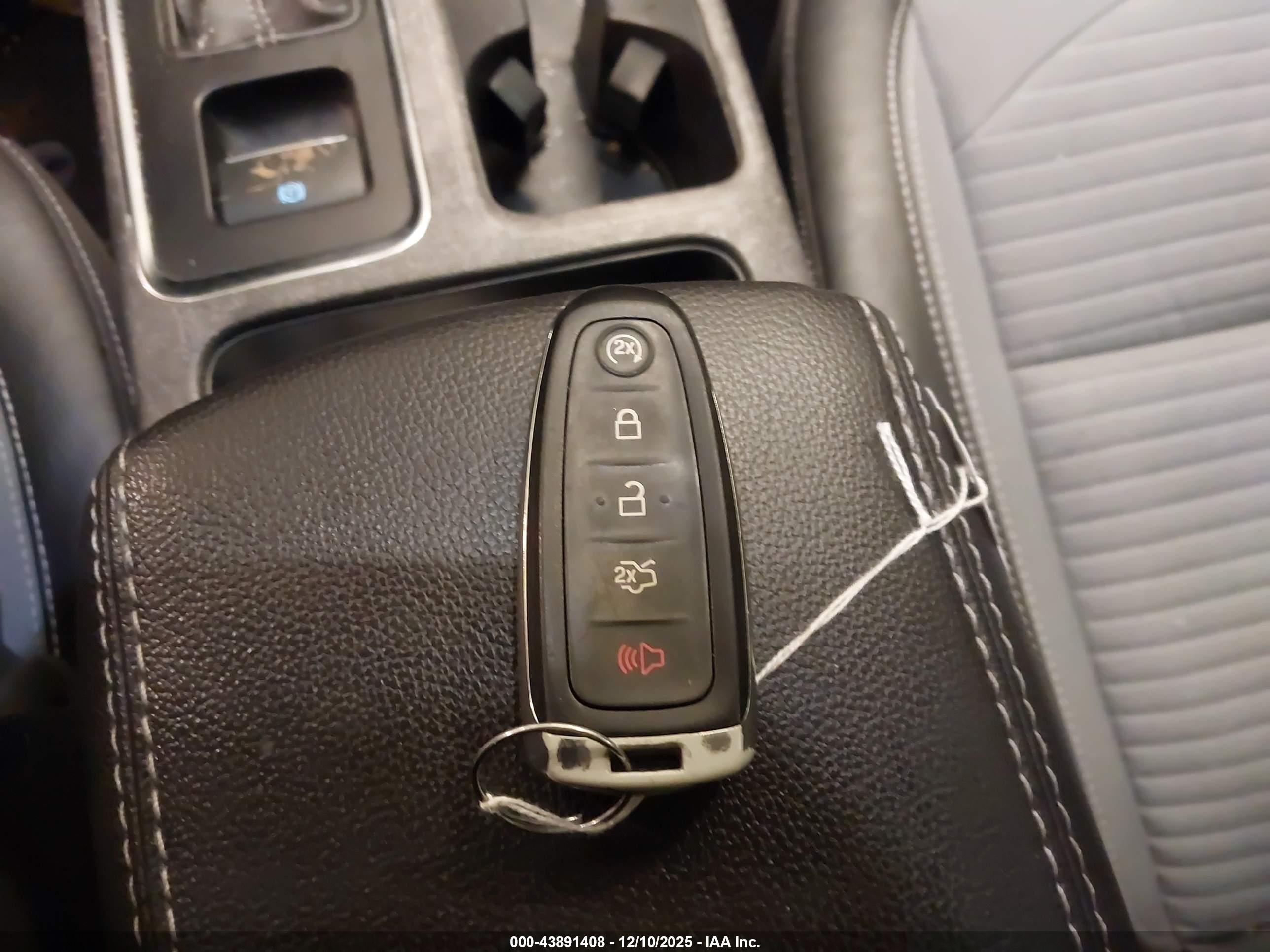 FORD ESCAPE image 11