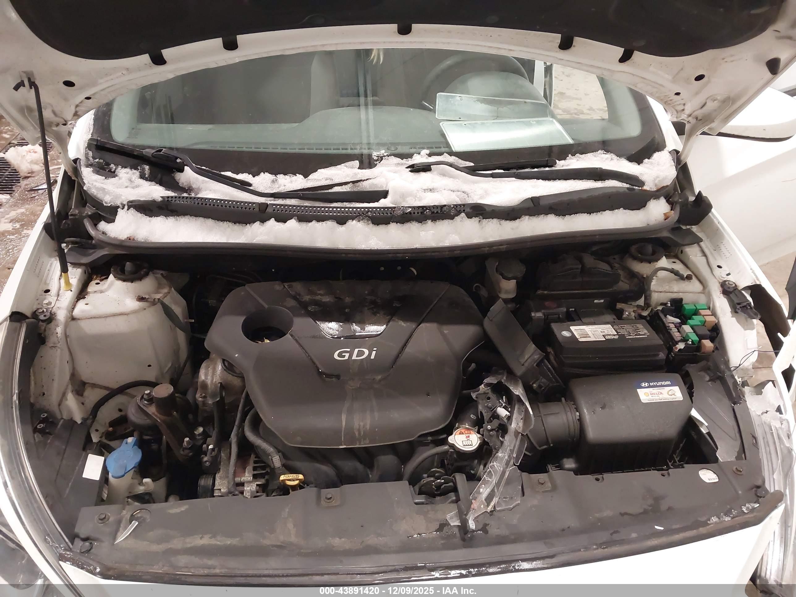 HYUNDAI ACCENT image 10