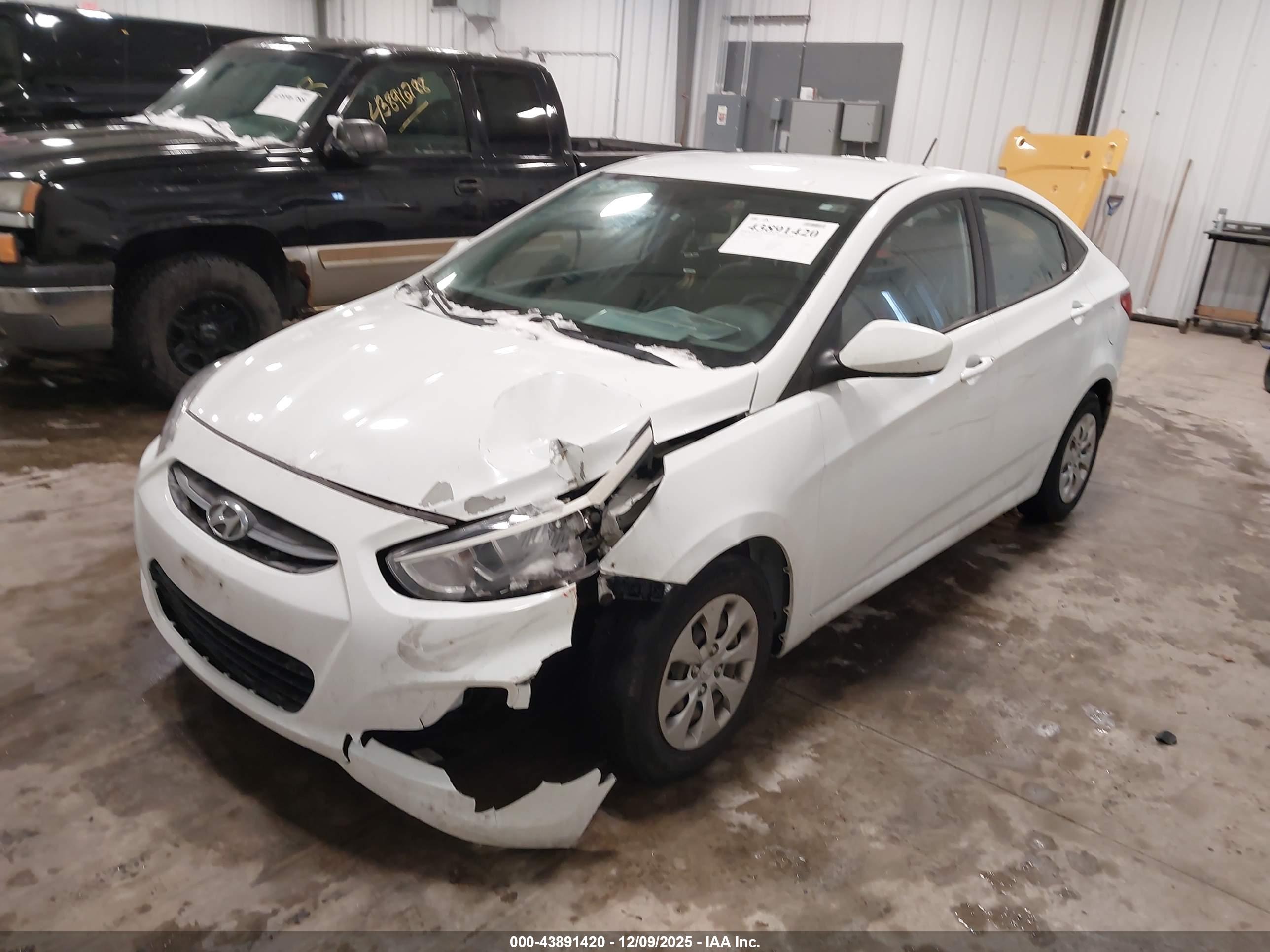 HYUNDAI ACCENT image 2