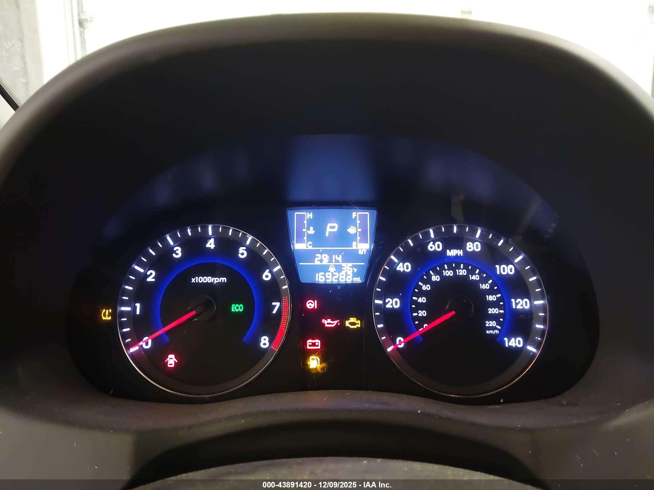 HYUNDAI ACCENT image 7
