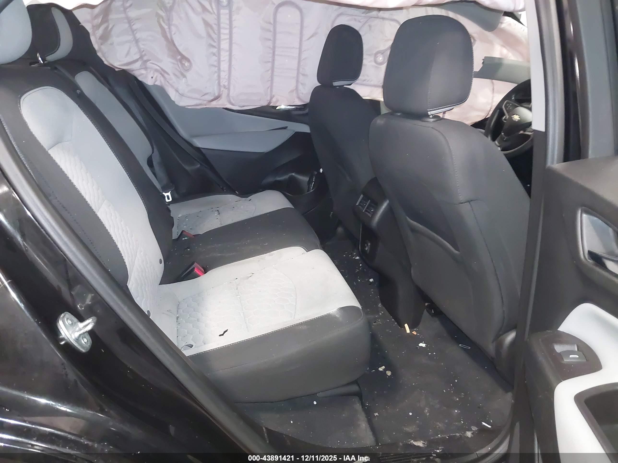 CHEVROLET EQUINOX image 8