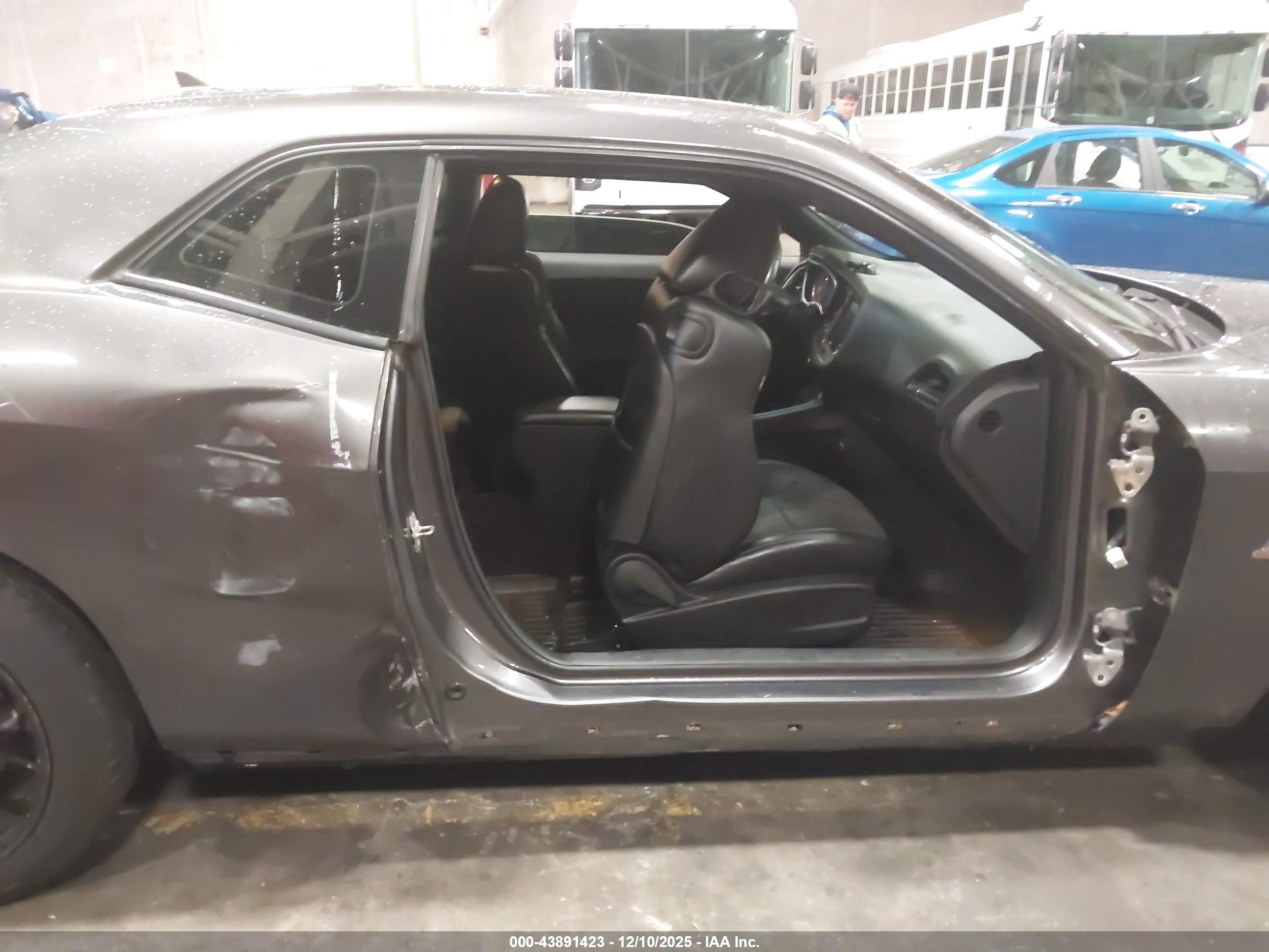 DODGE CHALLENGER image 6