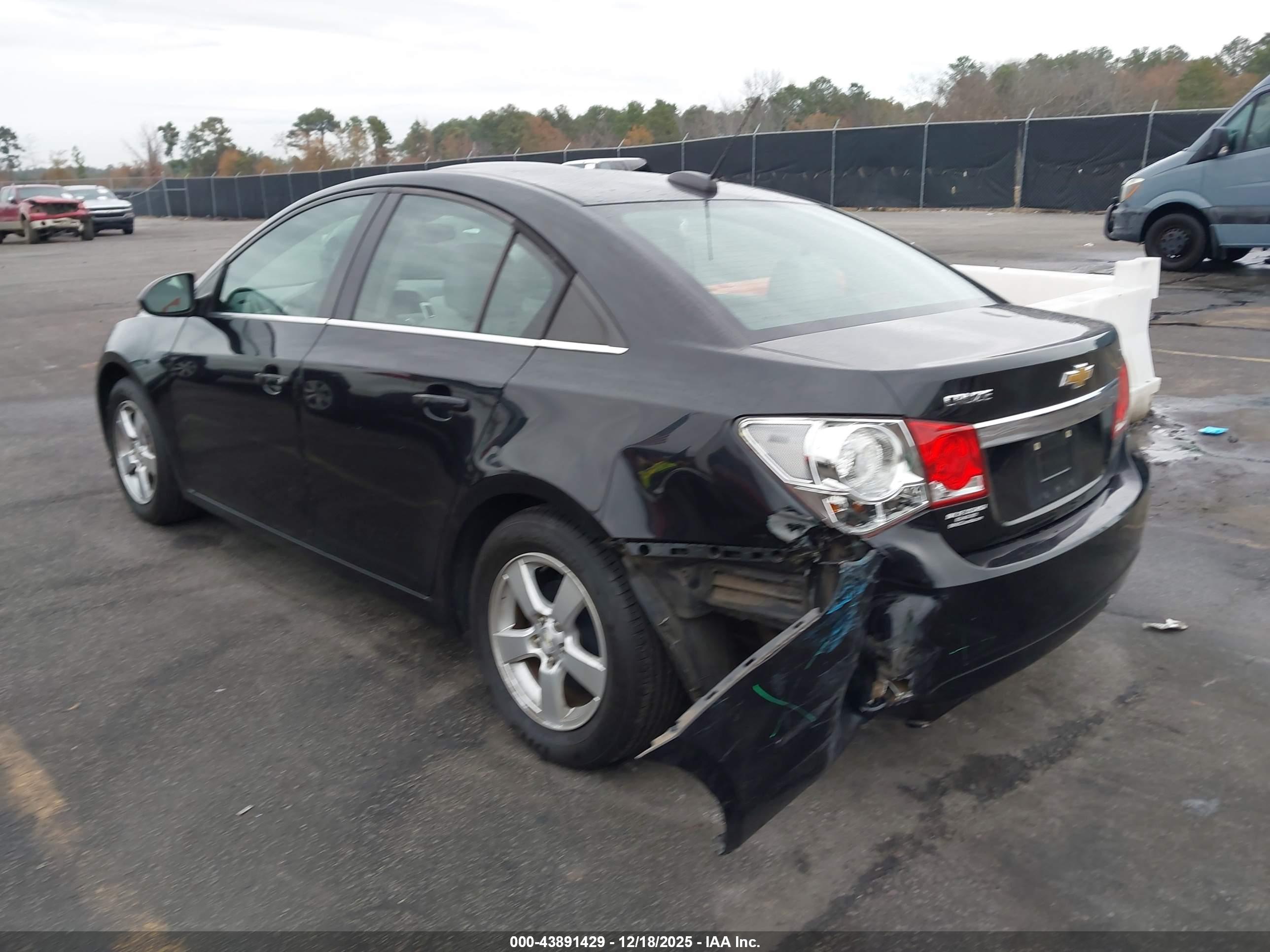 CHEVROLET CRUZE image 3