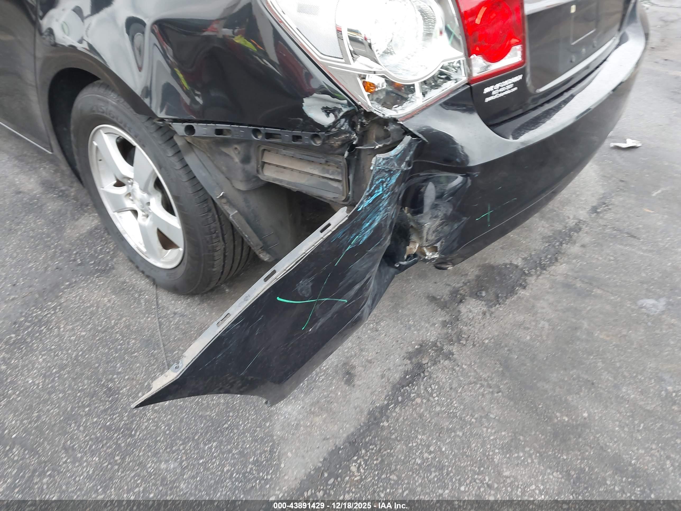 CHEVROLET CRUZE image 6