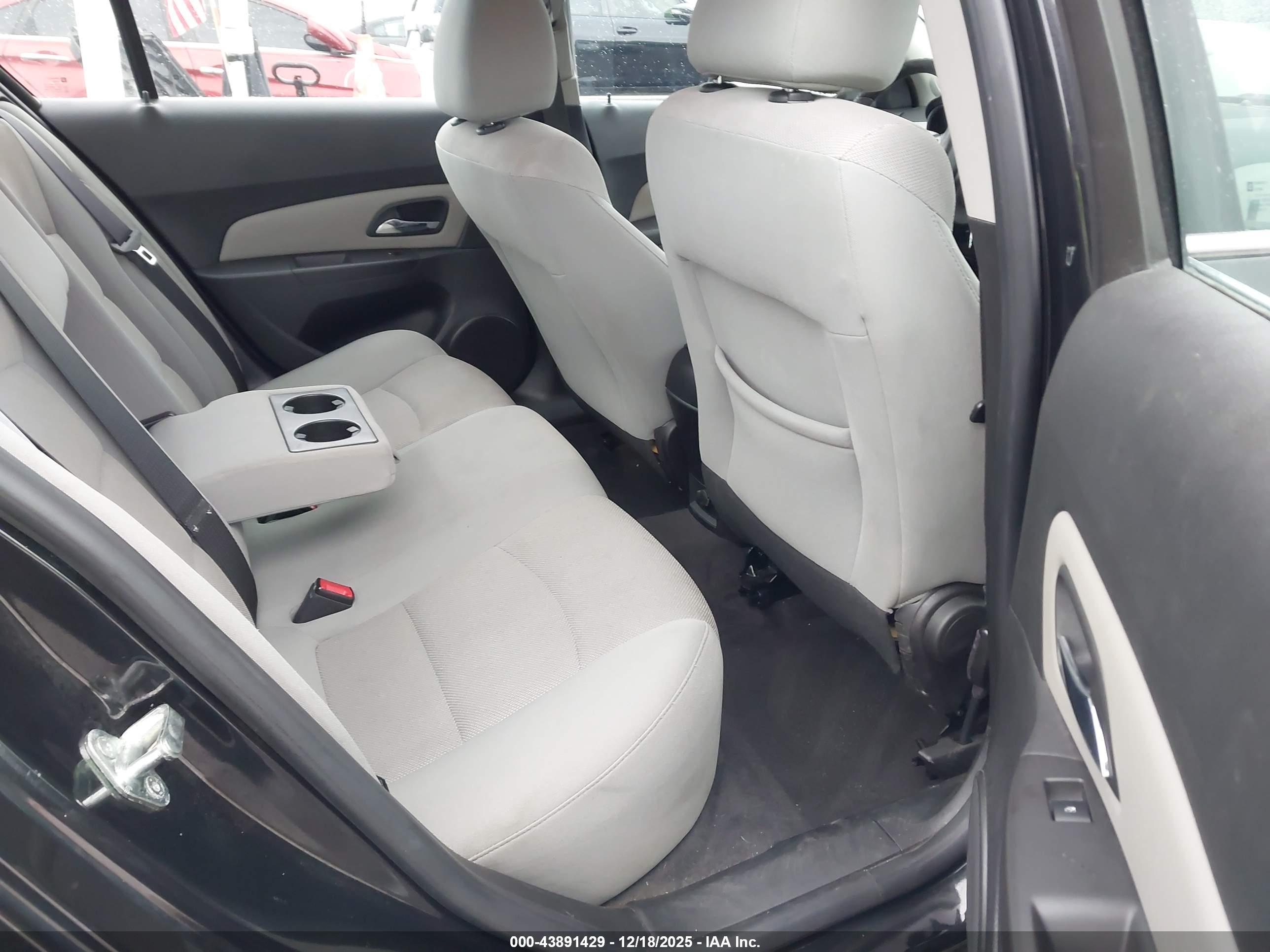 CHEVROLET CRUZE image 8