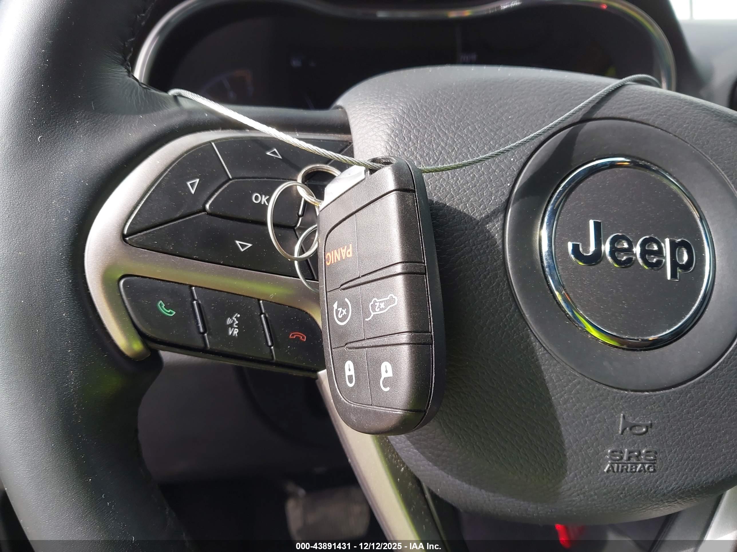 JEEP GRAND image 11